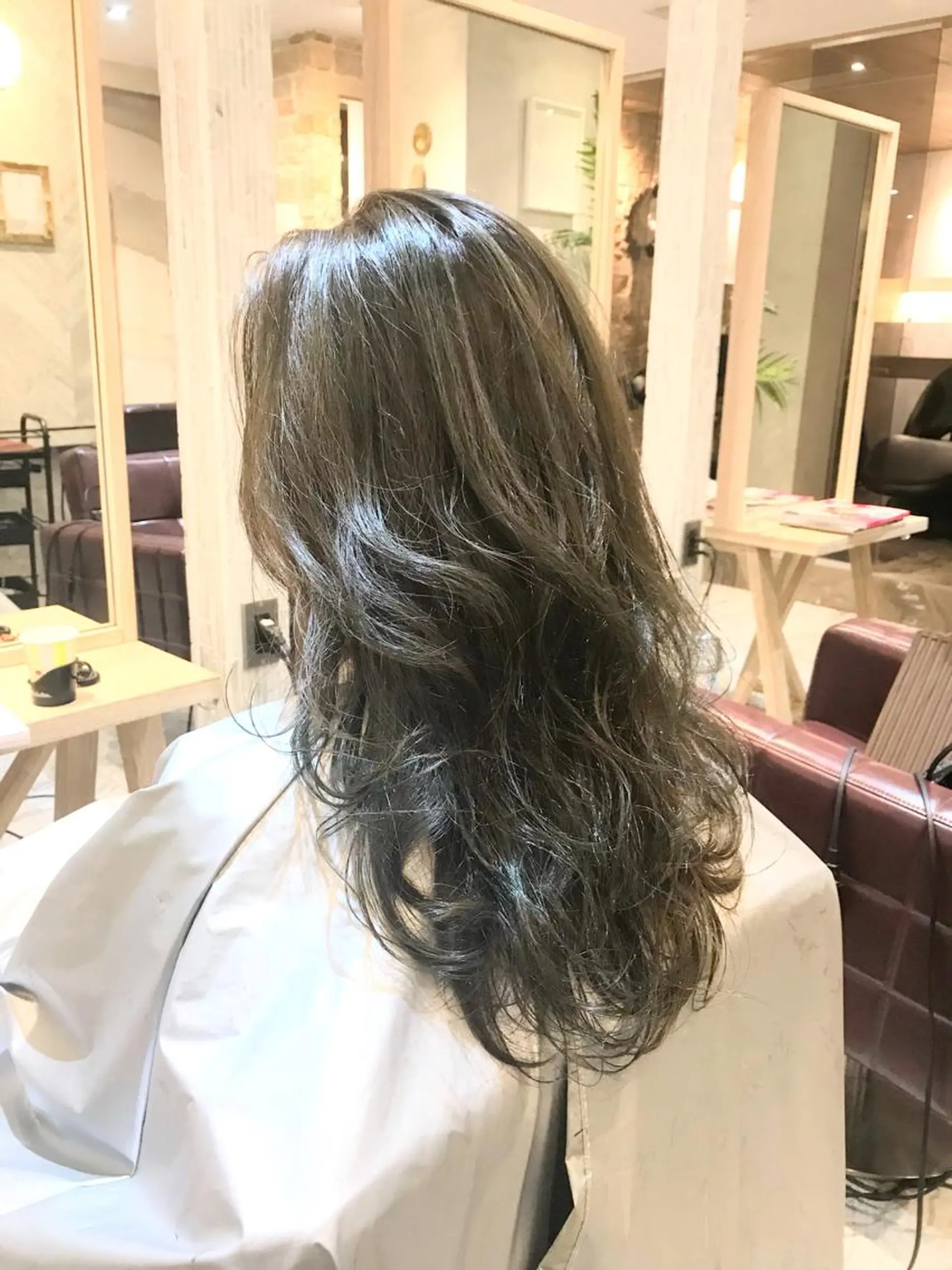 セミロング カラー アディクシーカラー グレージュ ハイライトカラー ハイライト 髪質改善・艶髪特化 木村侑平のヘアスタイル