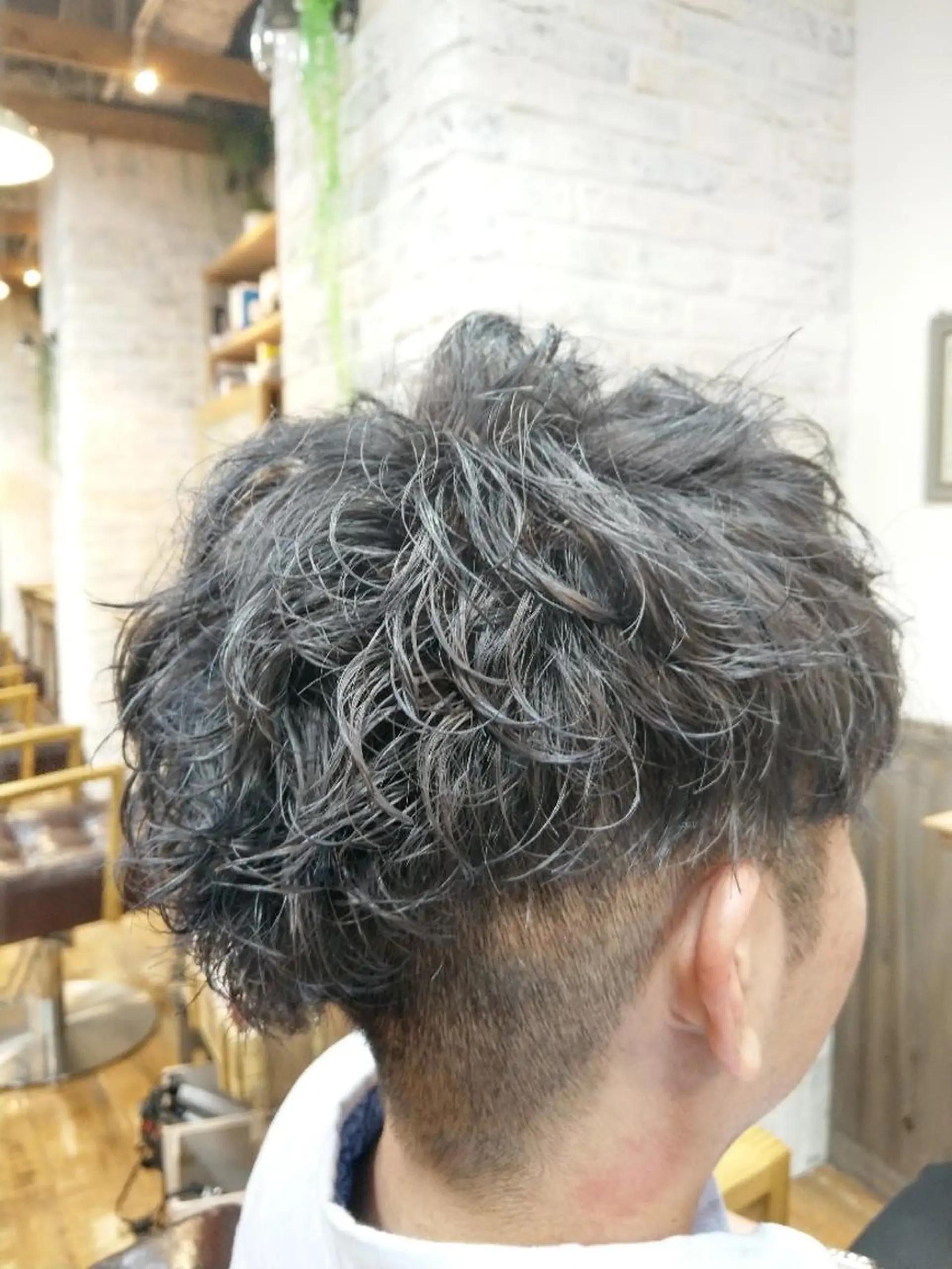 ショート カラー アッシュ ブリーチ パーマ 店長　佐藤 祐輔のヘアスタイル