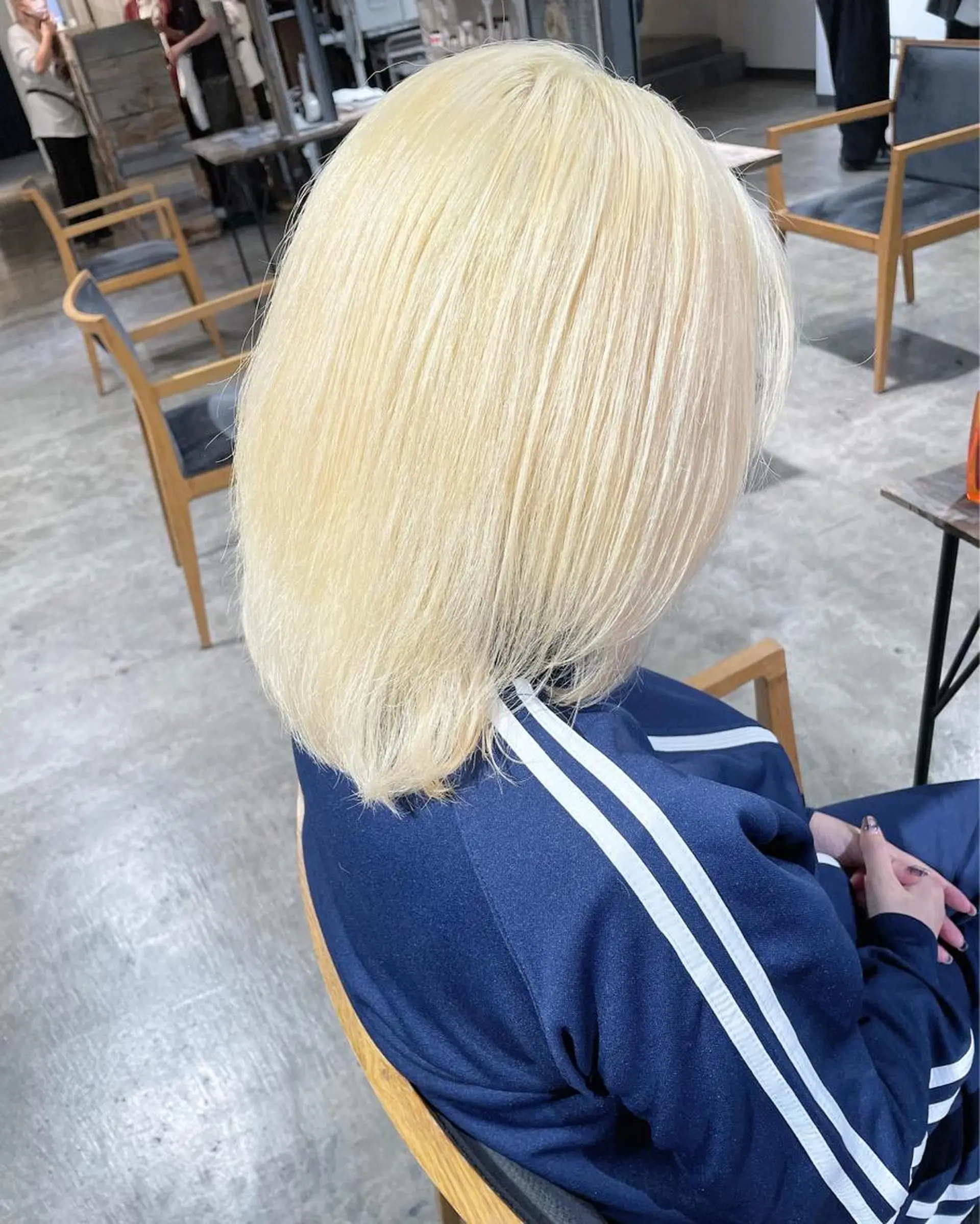 セミロング ヘアカラー トリートメント ハイトーン/レイヤー /ケアブリーチ石川治のヘアスタイル