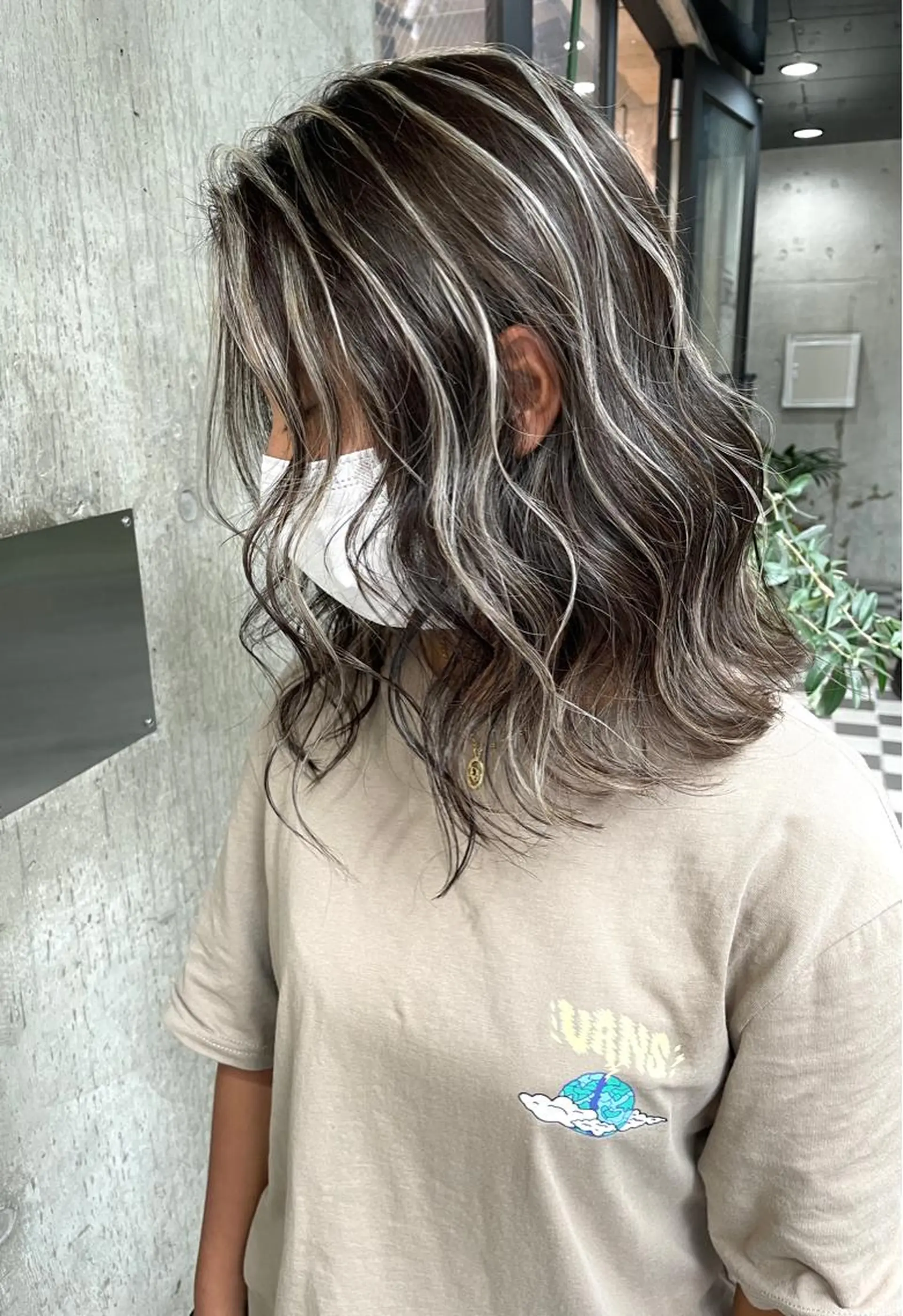 ミディアム カラー ハイライトカラー ハイライト タナカ タクヤのヘアスタイル