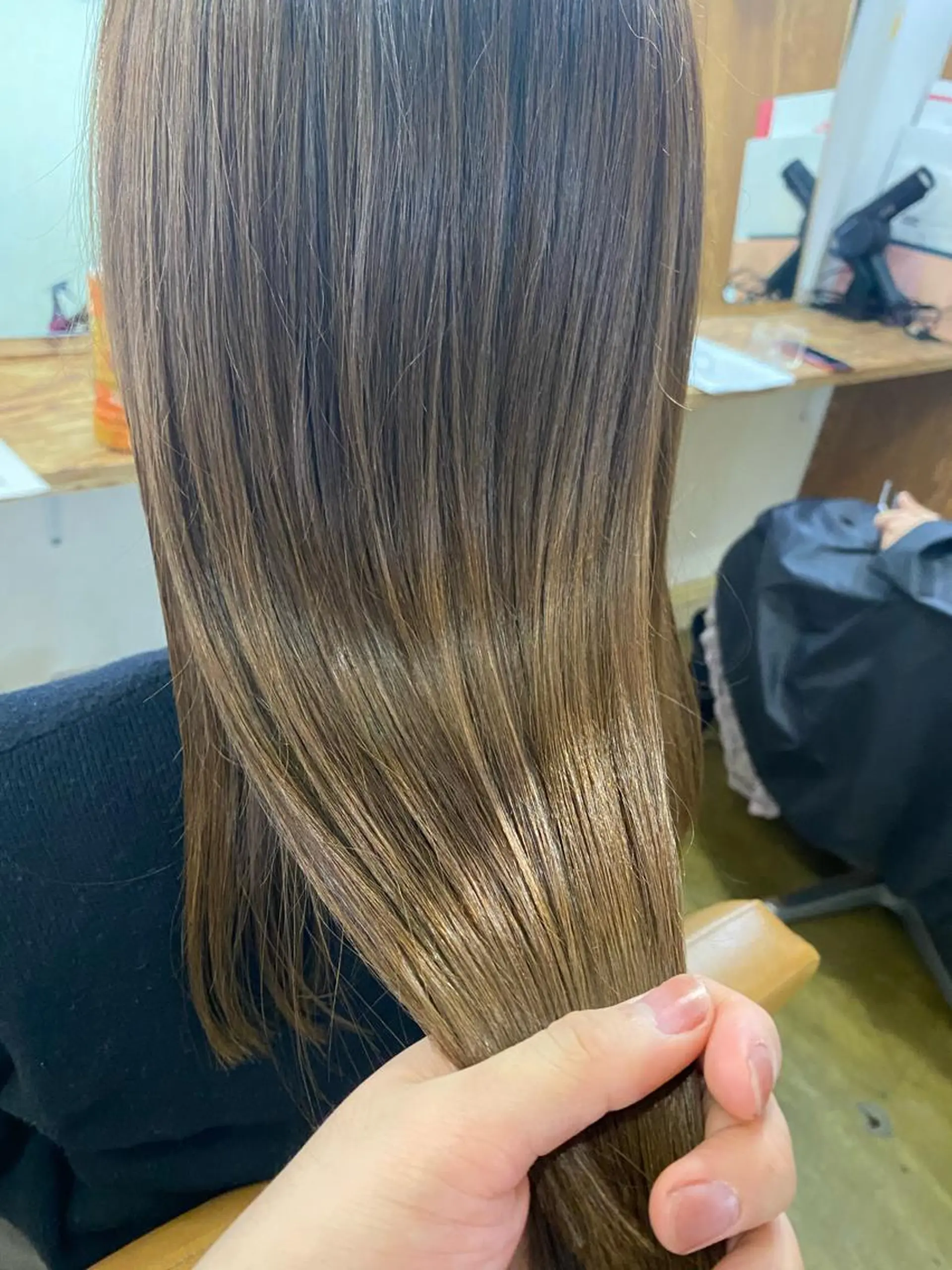 セミロング カラー 和歌山髪質改善 那須優太のヘアスタイル