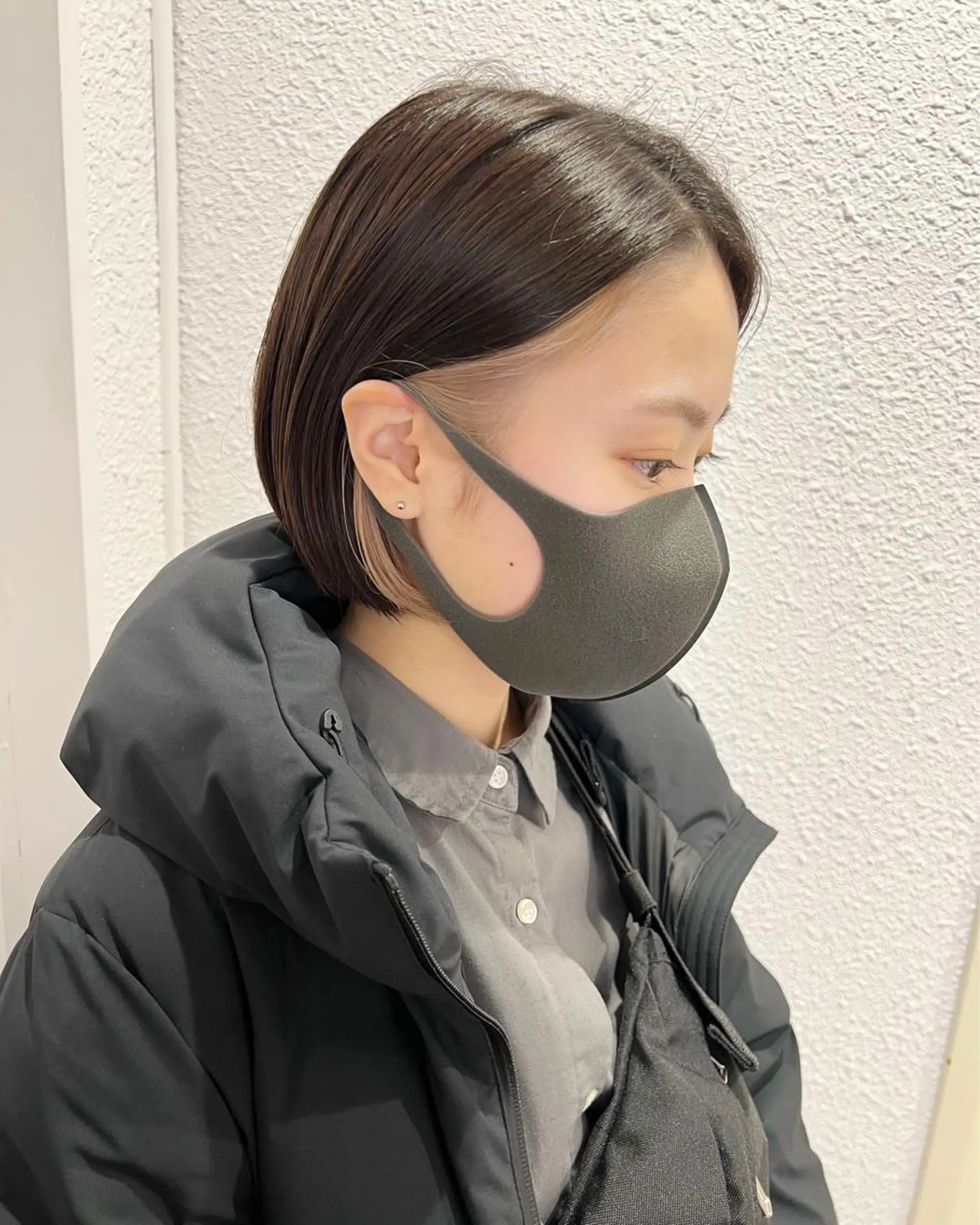 ショート カラー ヘアカラー 韓国🇰🇷レイヤー 映える顔周り🩷のヘアスタイル