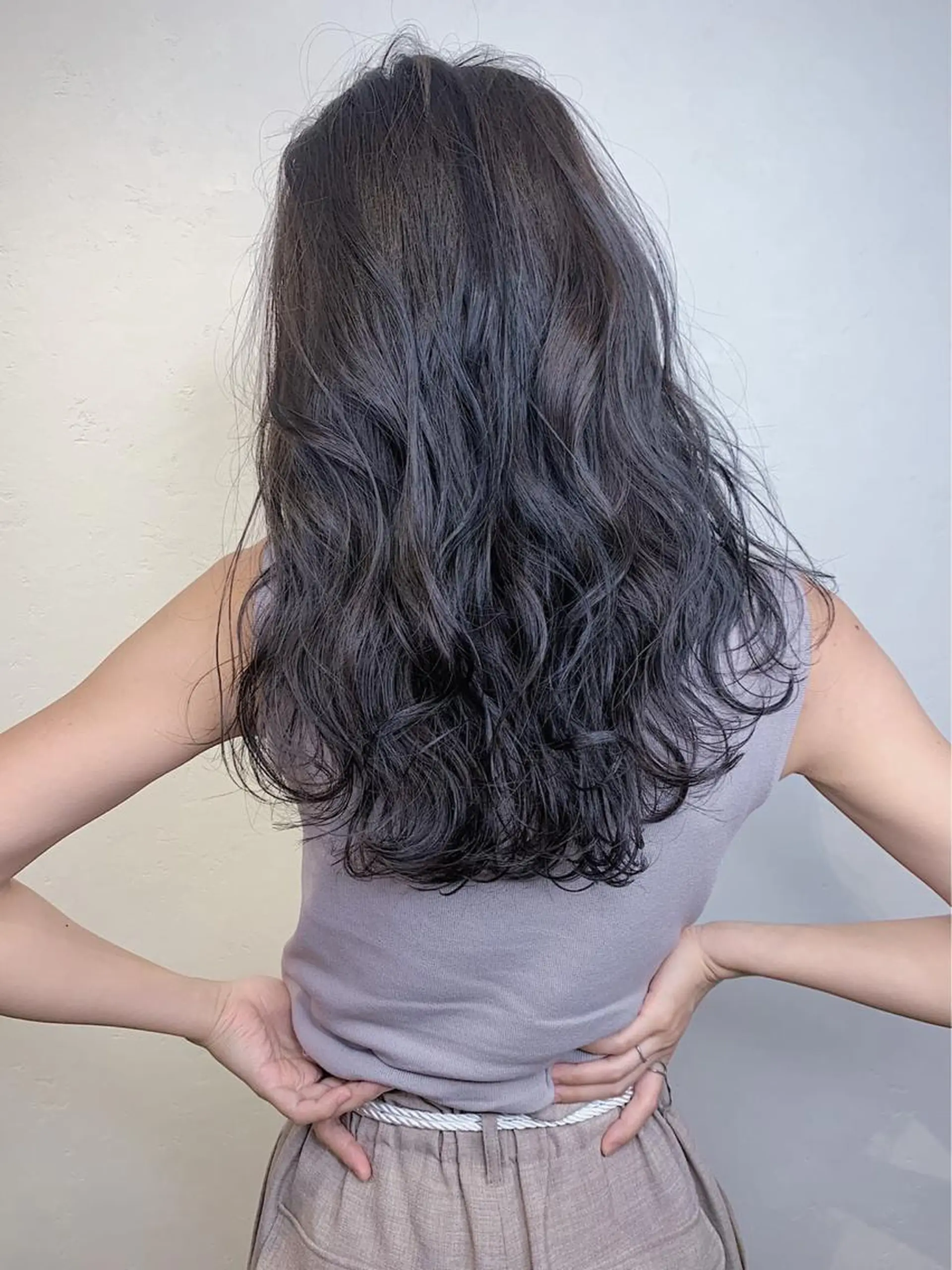 セミロング パープルカラー _WHITE 天神店のヘアスタイル