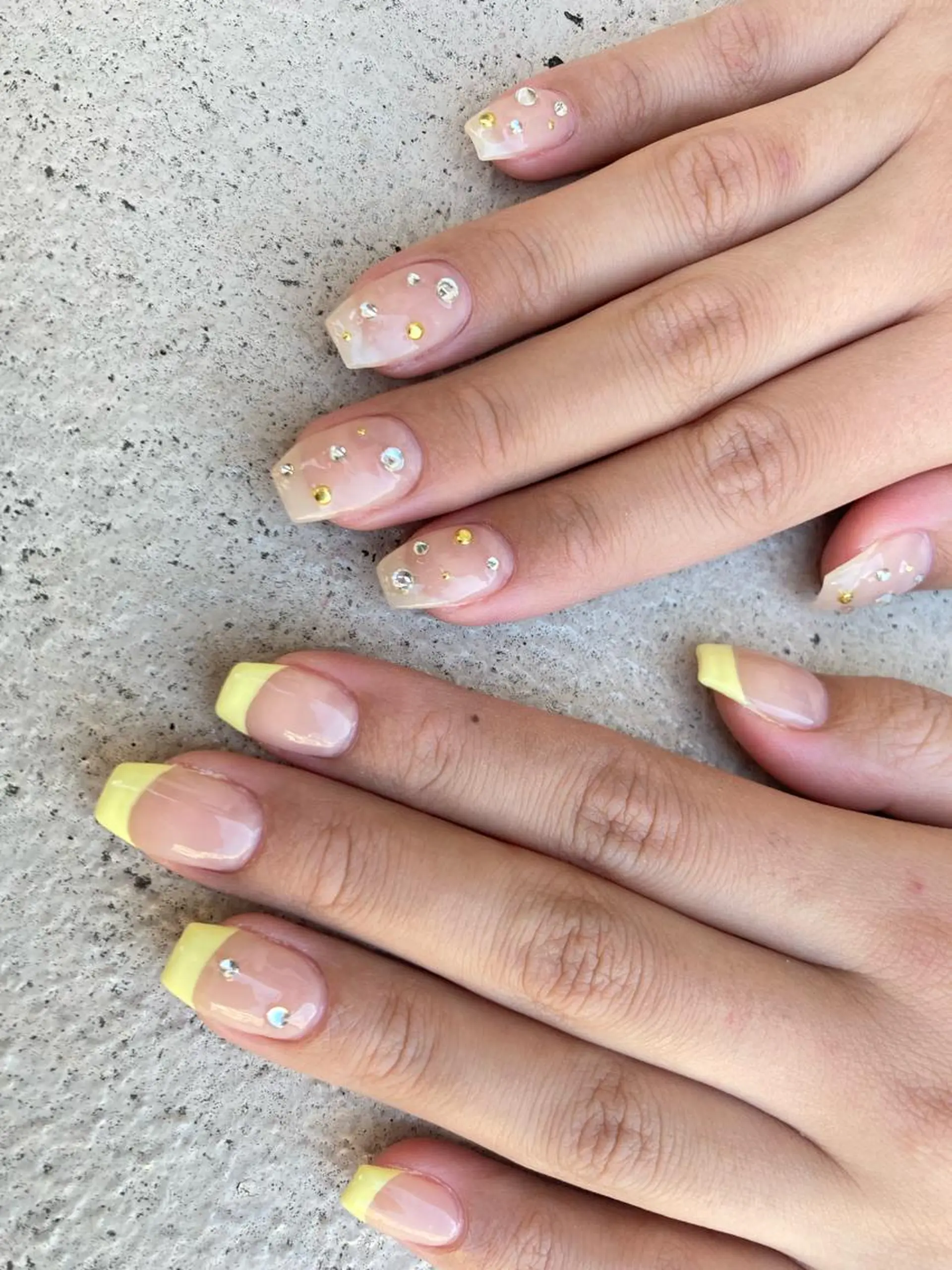 ミディアム ネイル ハンドネイル フットネイル ✴︎ Delightのネイルデザイン