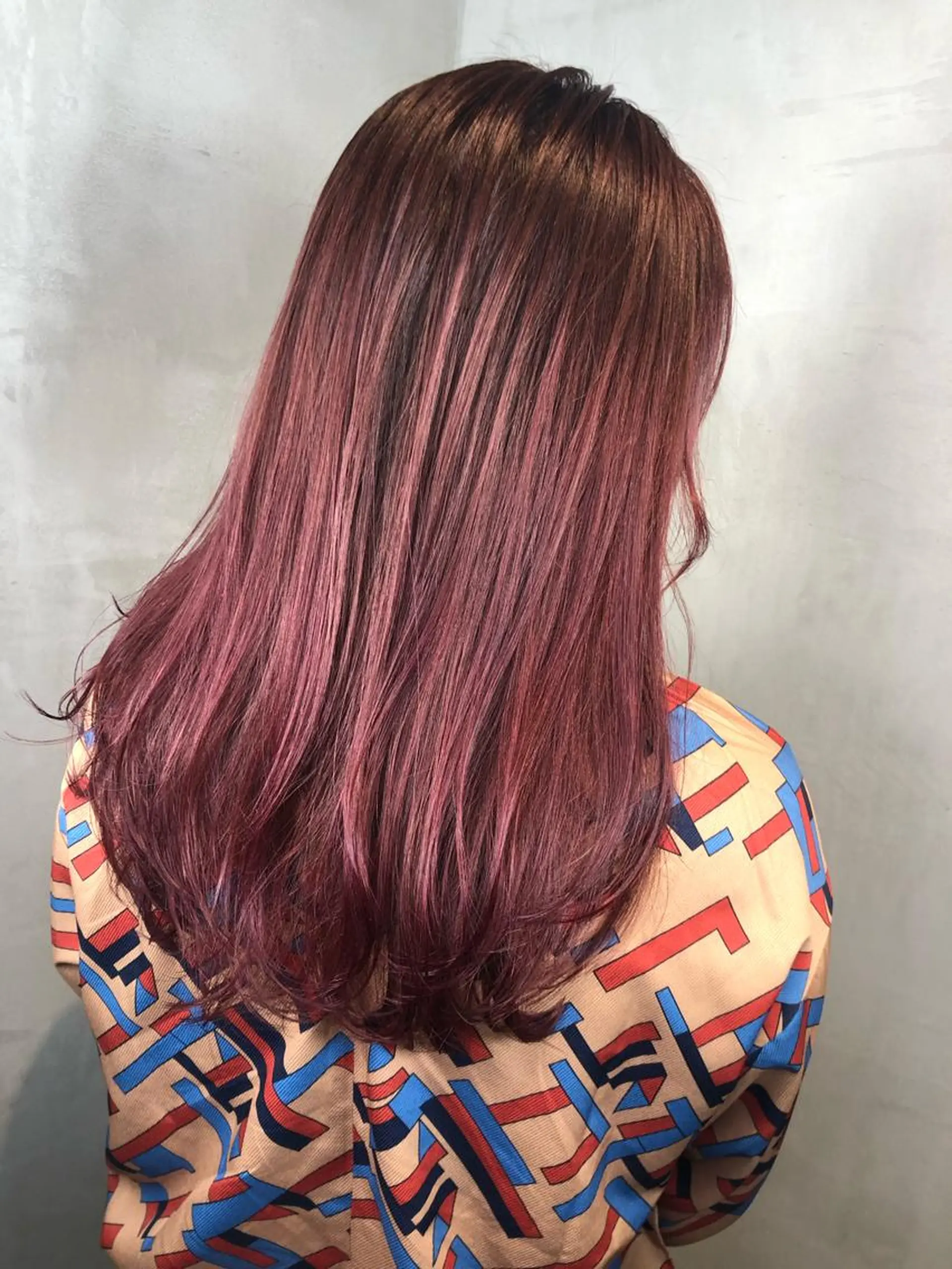 ミディアム カラー グラデーションカラー ピンクカラー ヘアカラー トリートメント 大西 直人のヘアスタイル