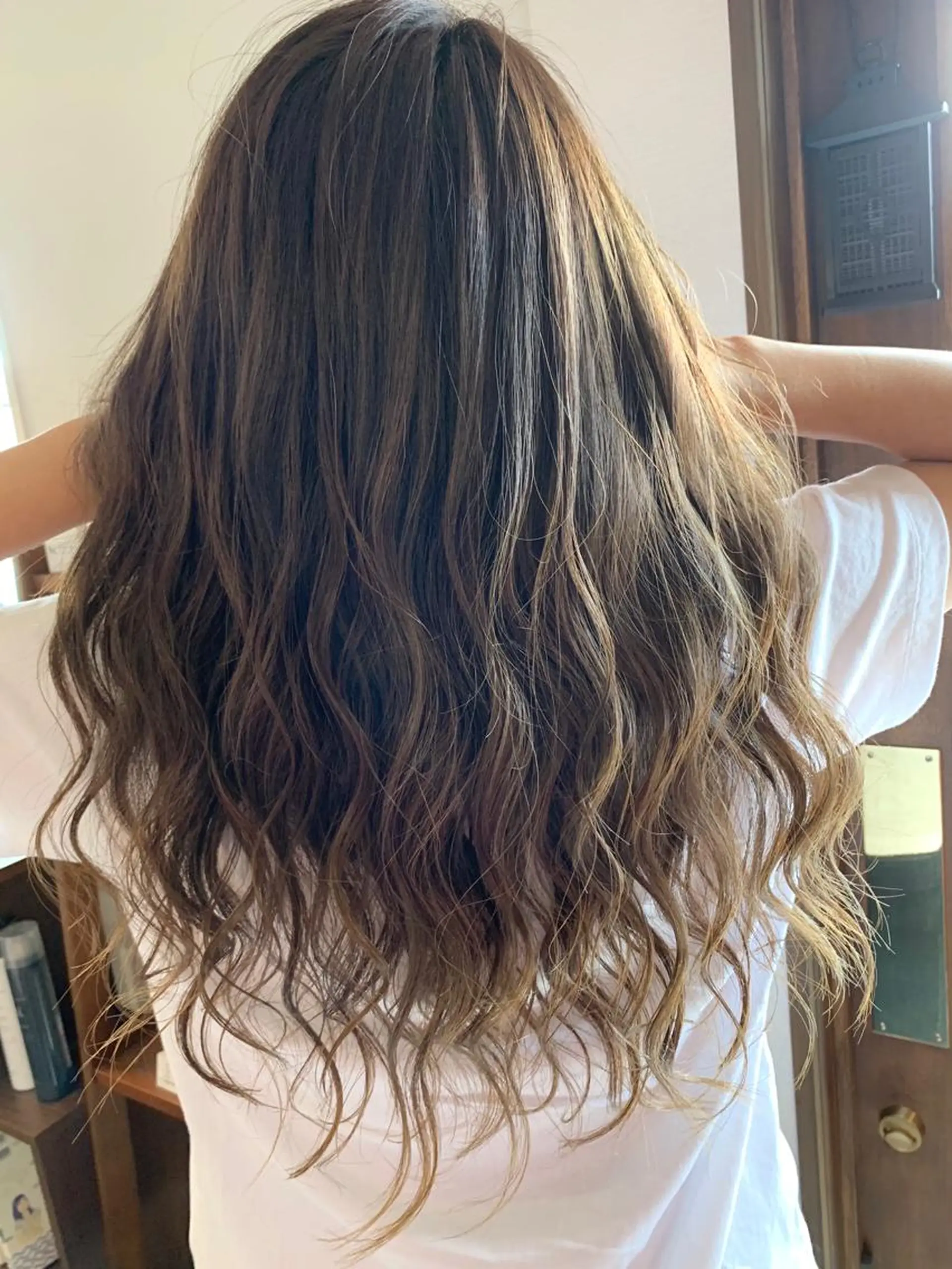 セミロング yoshihara yuukiのヘアスタイル