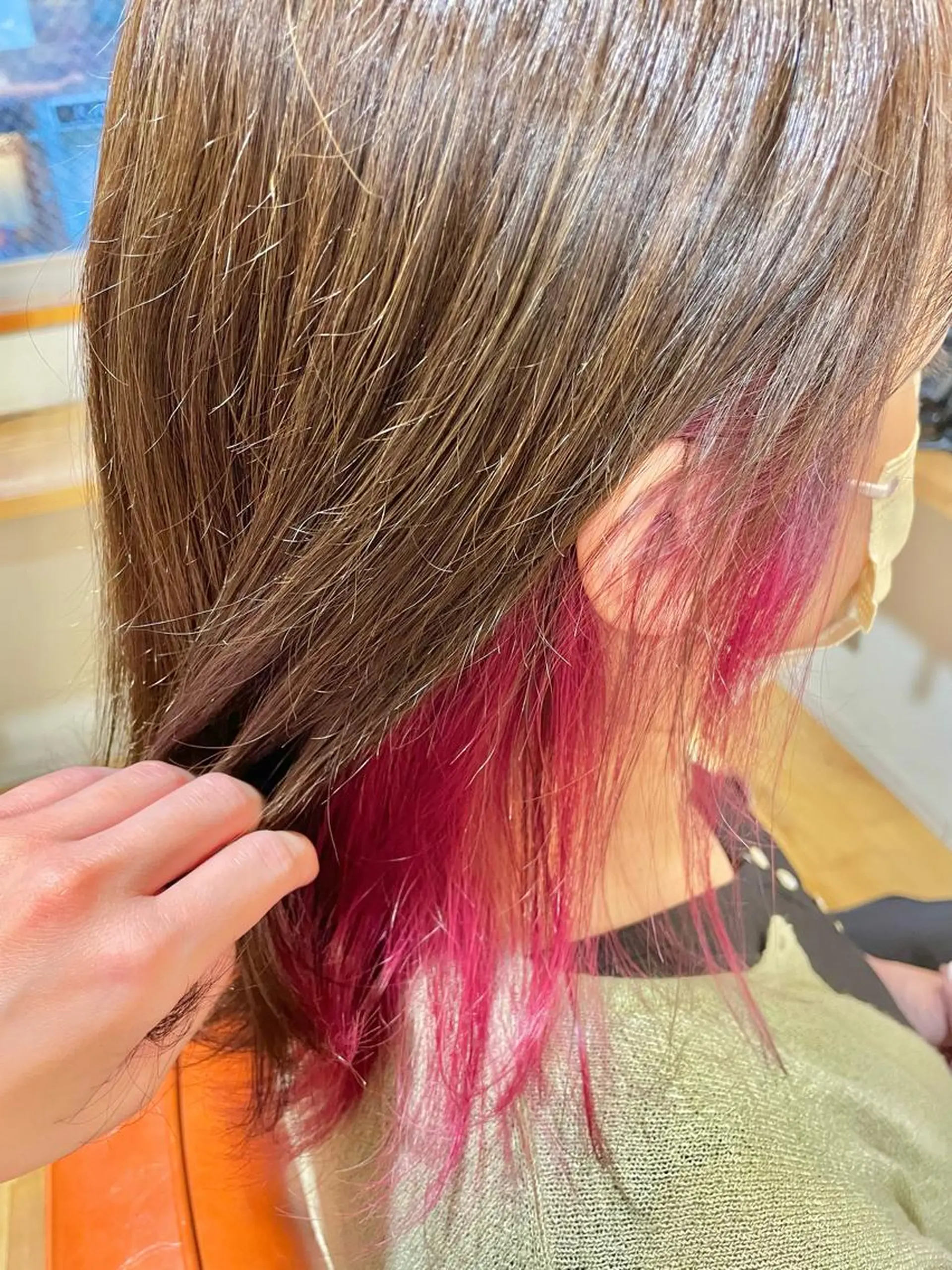 ミディアム カラー インナーカラー ピンクカラー 桑原 美夜里のヘアスタイル