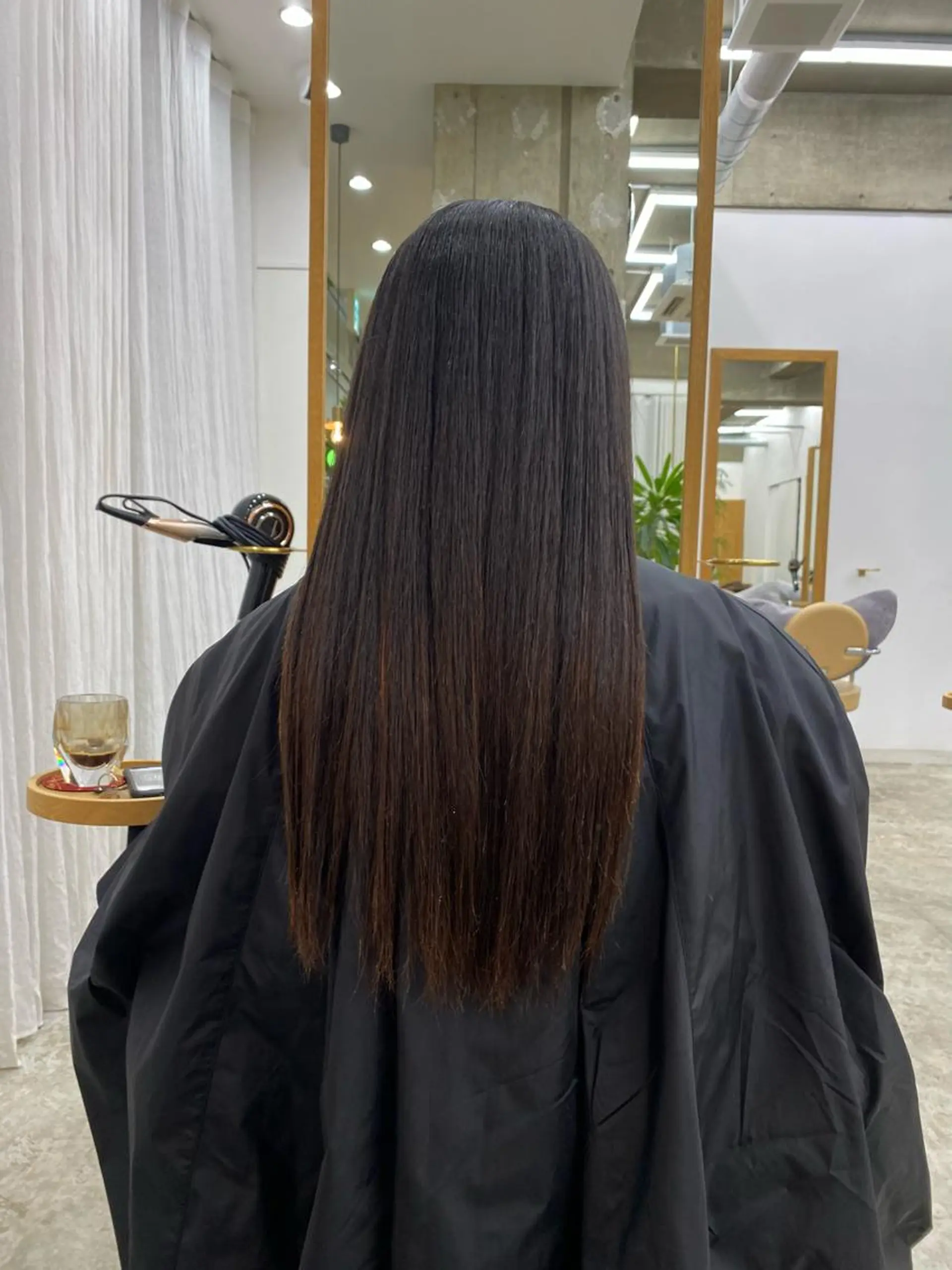 KVELL ユナのヘアスタイル