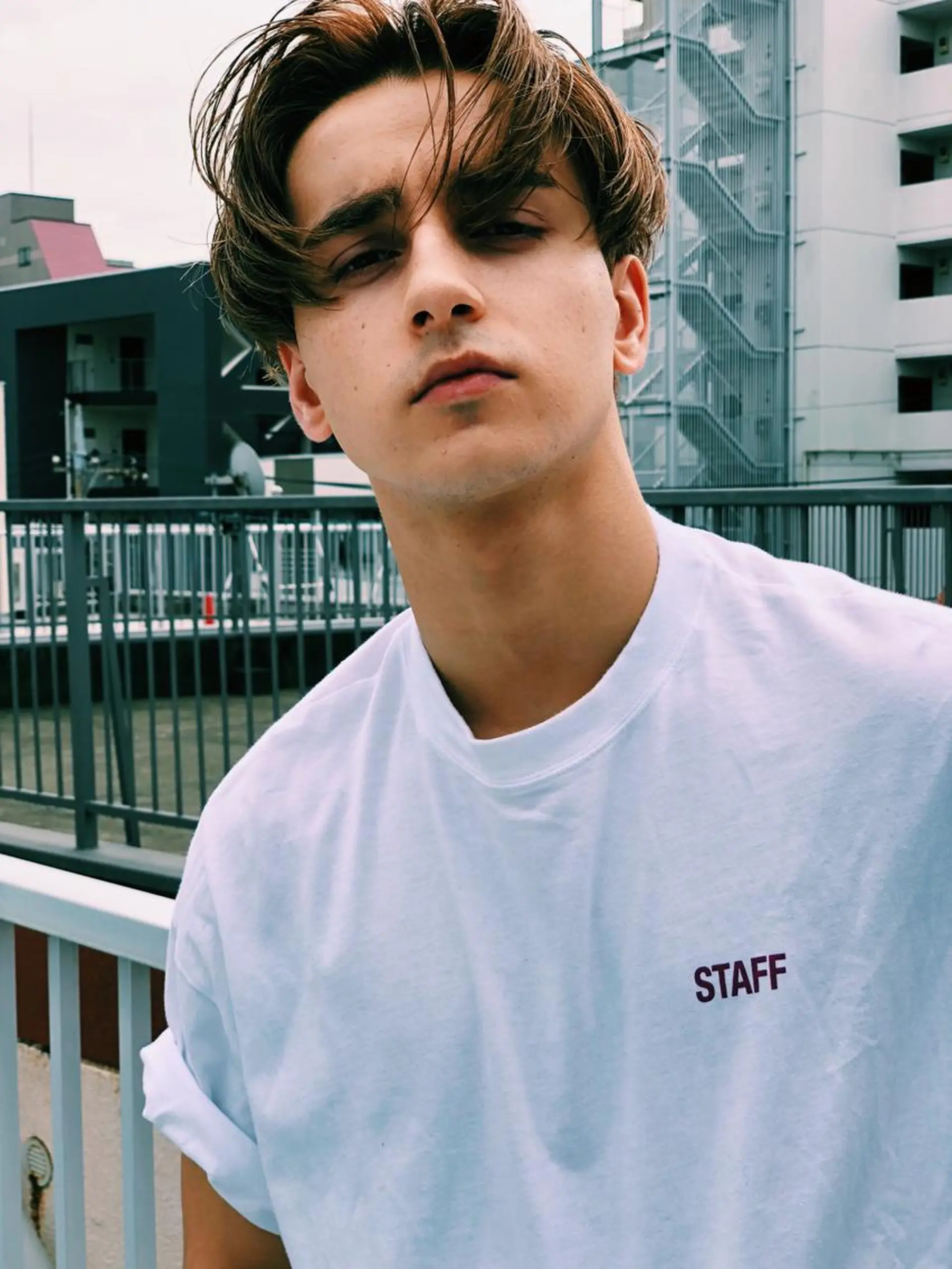 ショート カラー 顔周りレイヤー/韓国 ブリーチminamiのヘアスタイル