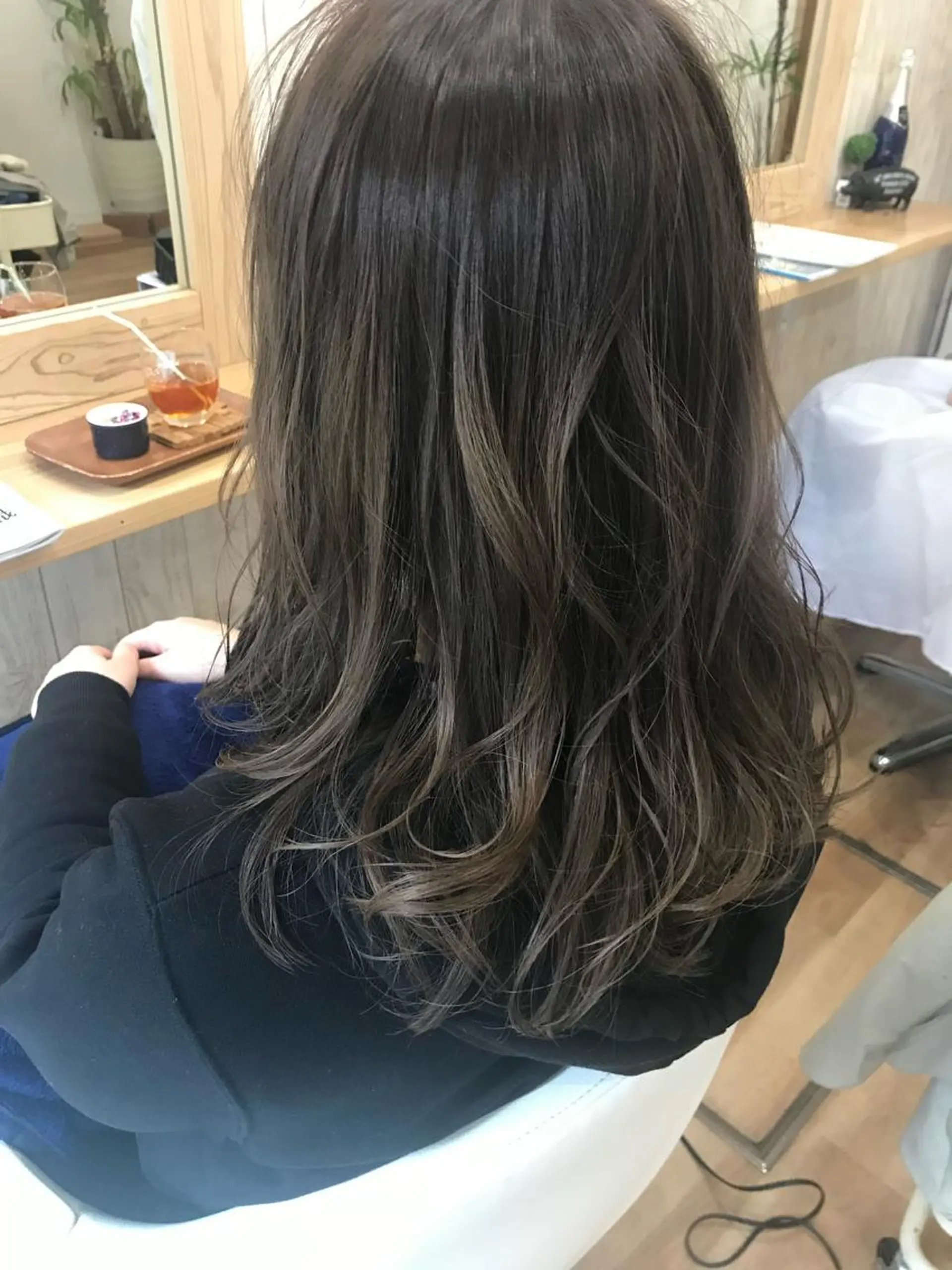 ロング アッシュ ロング hair &make EPICRUMIのヘアスタイル