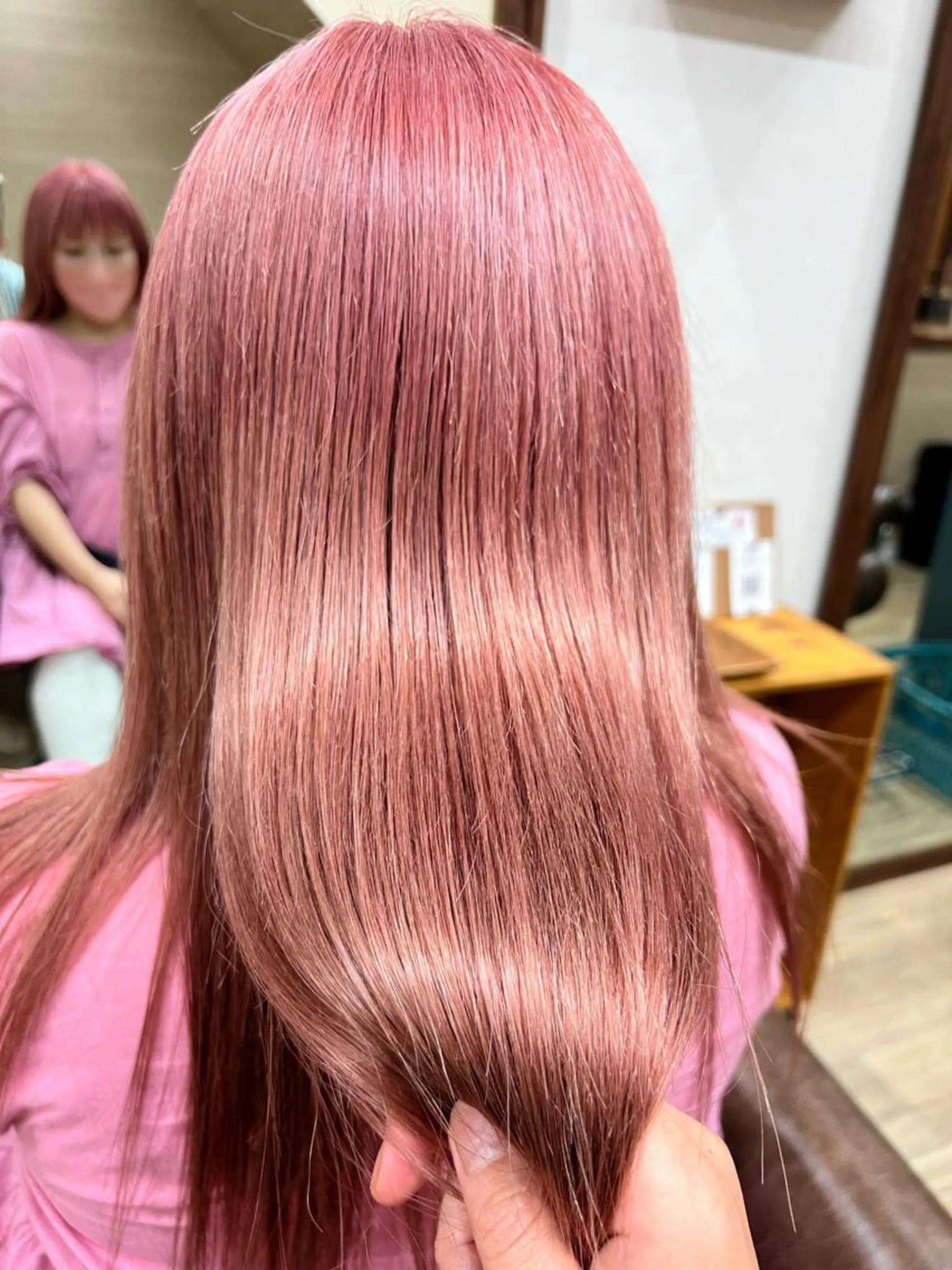 ロング カラー ブリーチ ケアブリーチ ピンクカラー ロング トリートメント カット ヘアカラー トリートメント 🍇おぐら めぐみ🍇のヘアスタイル