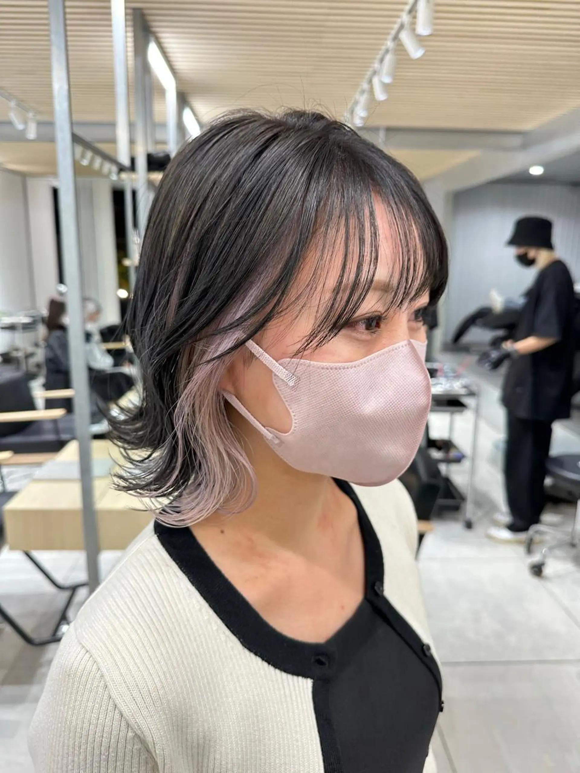 ショート カラー レイヤーカット 透明感カラーのヘアスタイル