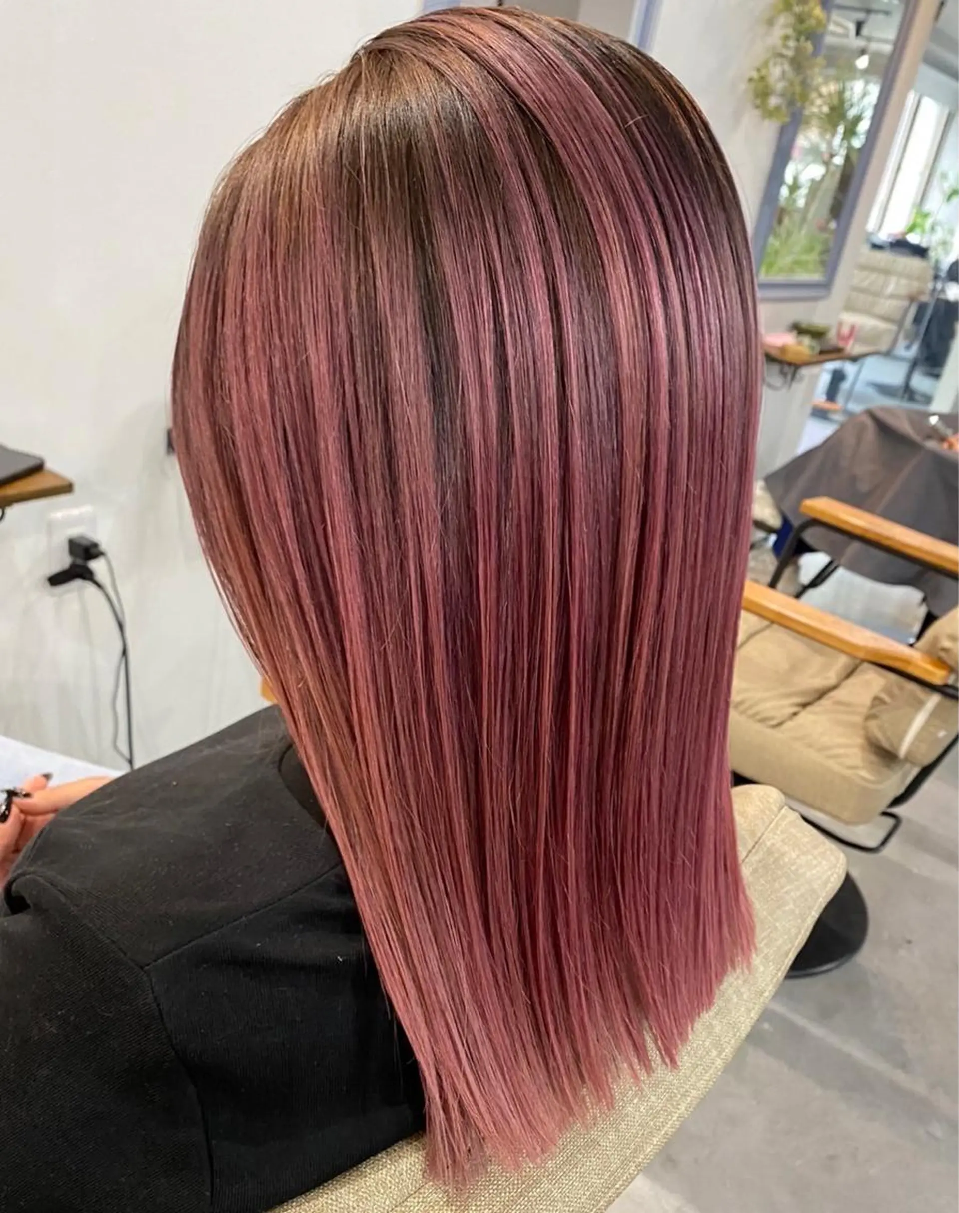 ミディアム 艶髪/ハイトーン Sherryのヘアスタイル