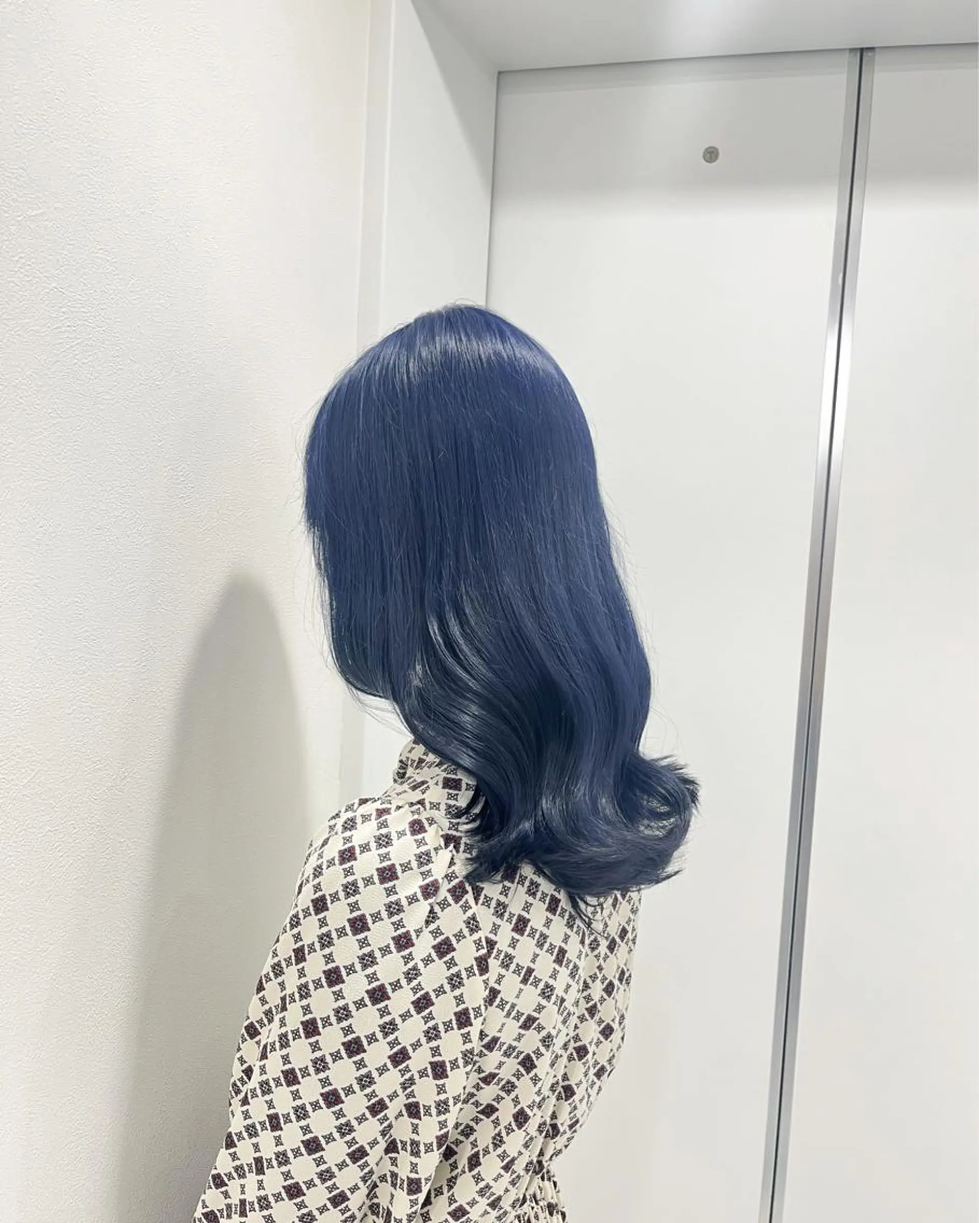 セミロング カラー ヘアカラー トリートメント ヘッドスパ ヘアセット 🩵色落ち可愛い 寒色カラー🩵のヘアスタイル