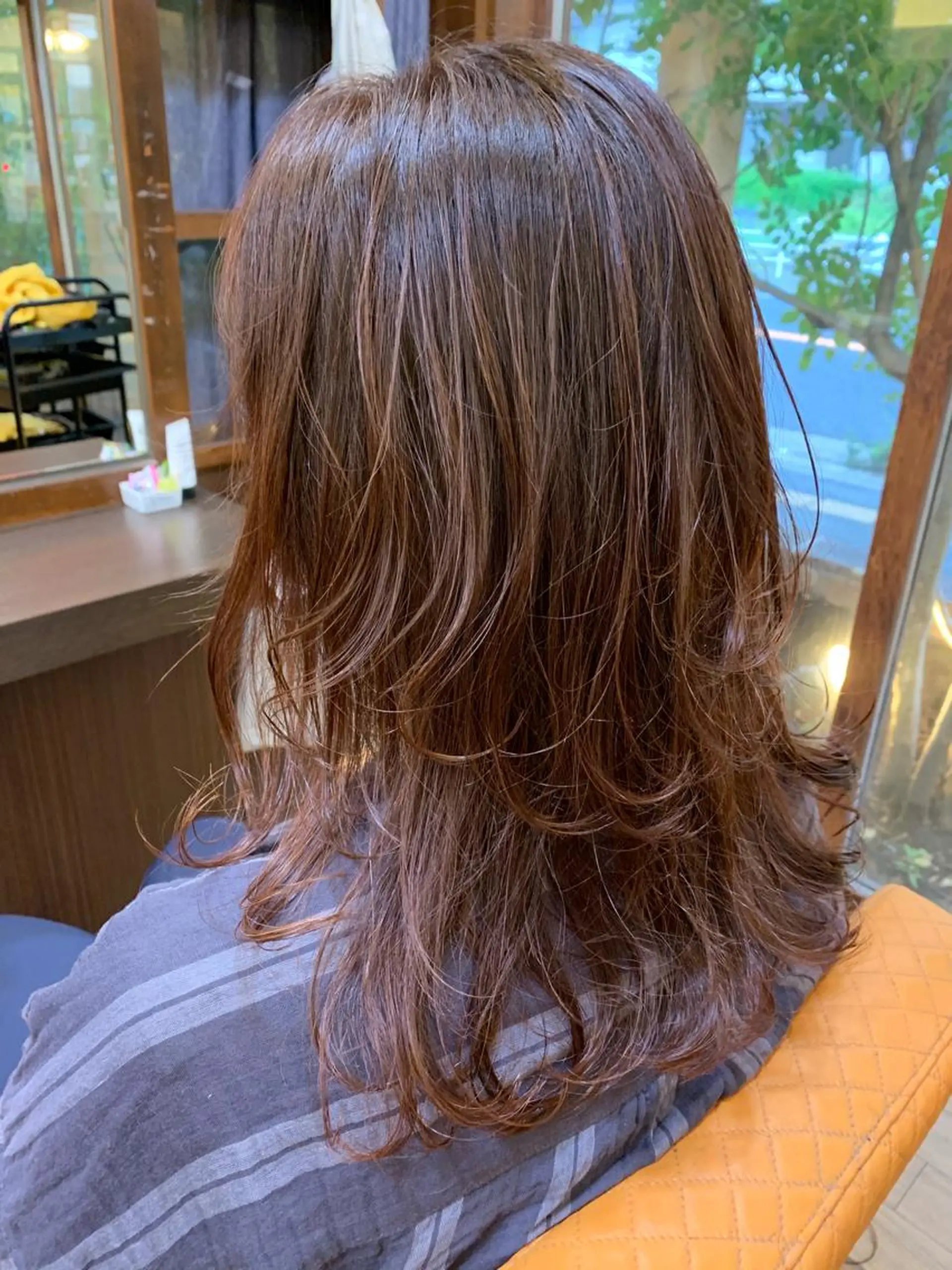 ロング カラー オレンジ ヘアカラー トリートメント 川元 汐音のヘアスタイル