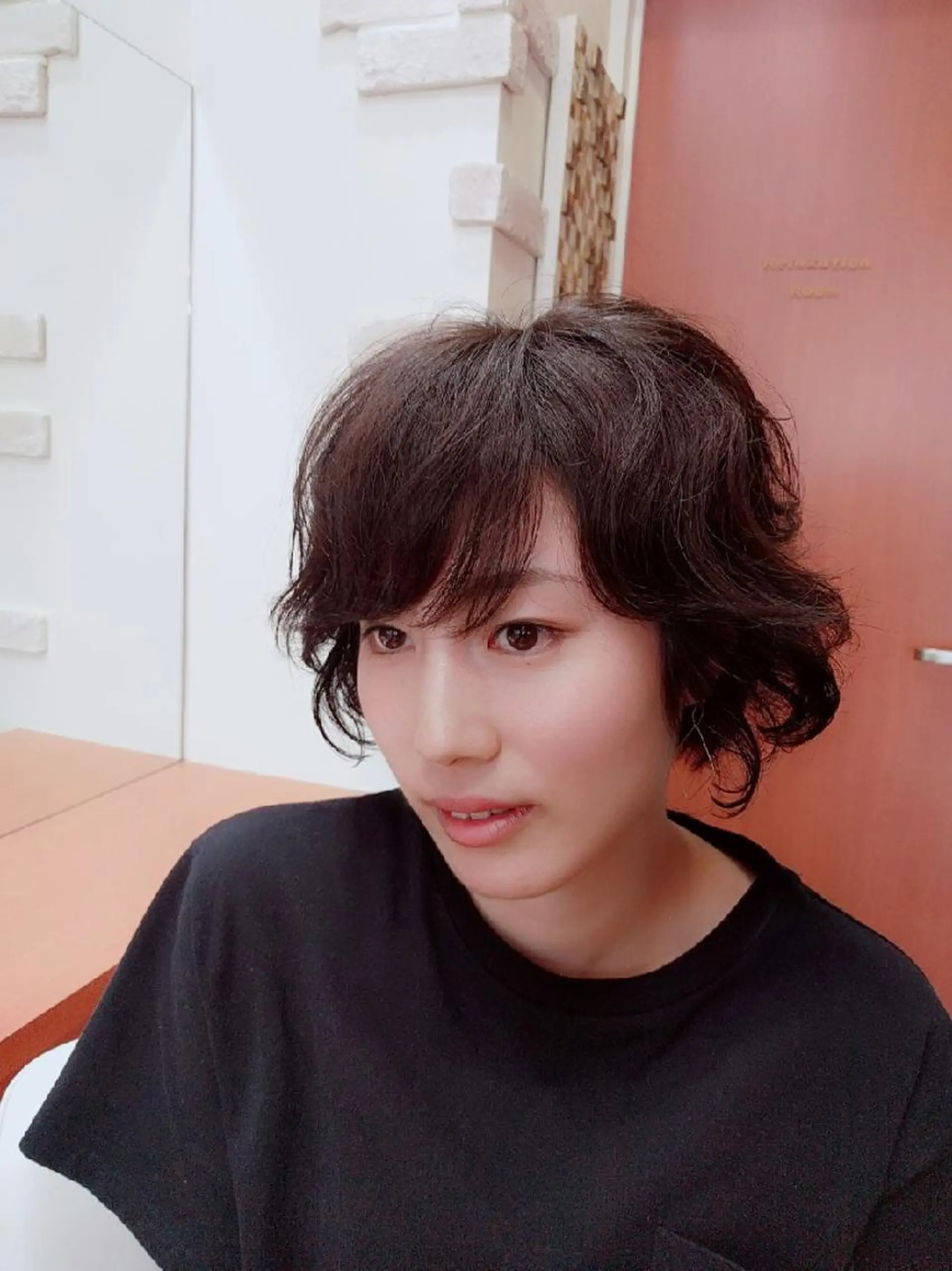 ショート カラー パーマ アッシュ ダークアッシュ 寿松木 亮のその他イメージ