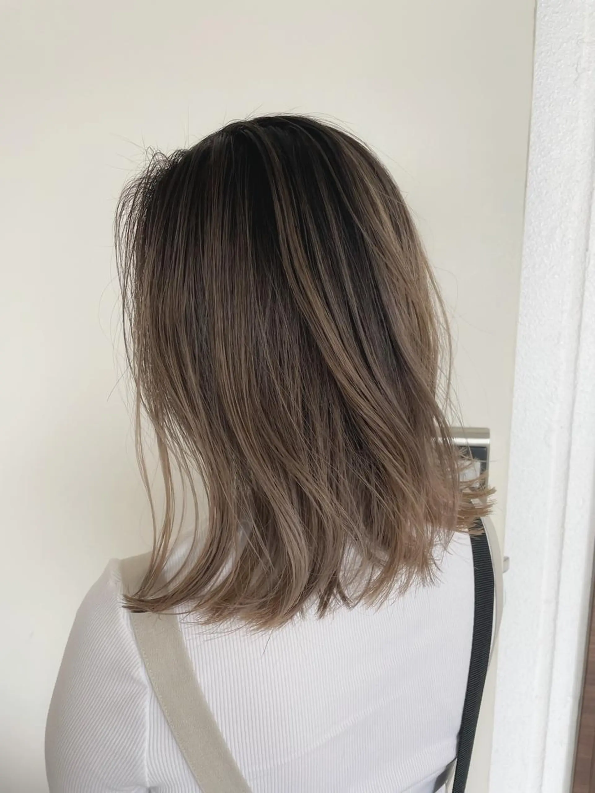 セミロング カラー かわさき ともやのヘアスタイル