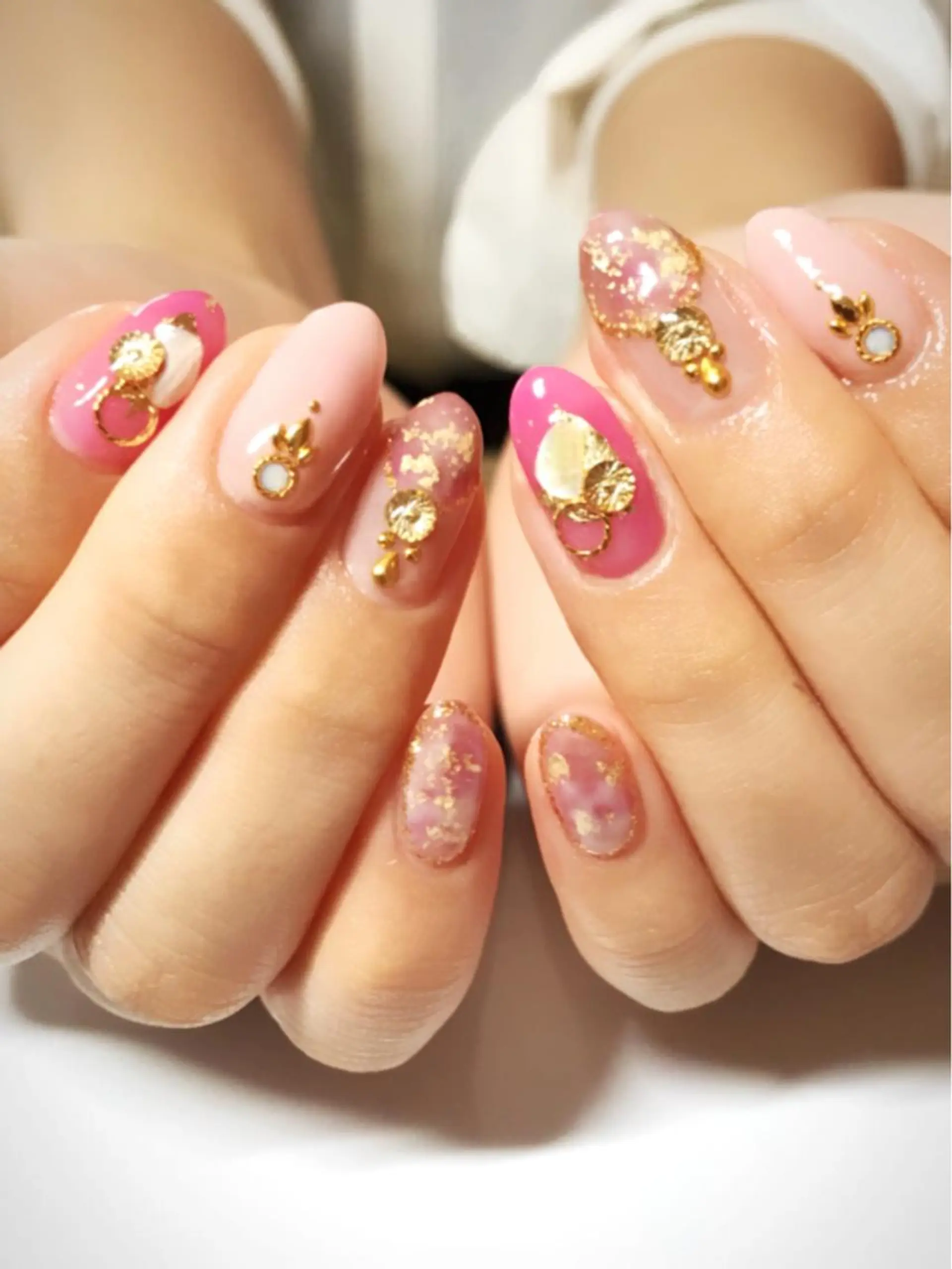 ネイル ニュアンスネイル 吉冨 光恵のネイルデザイン