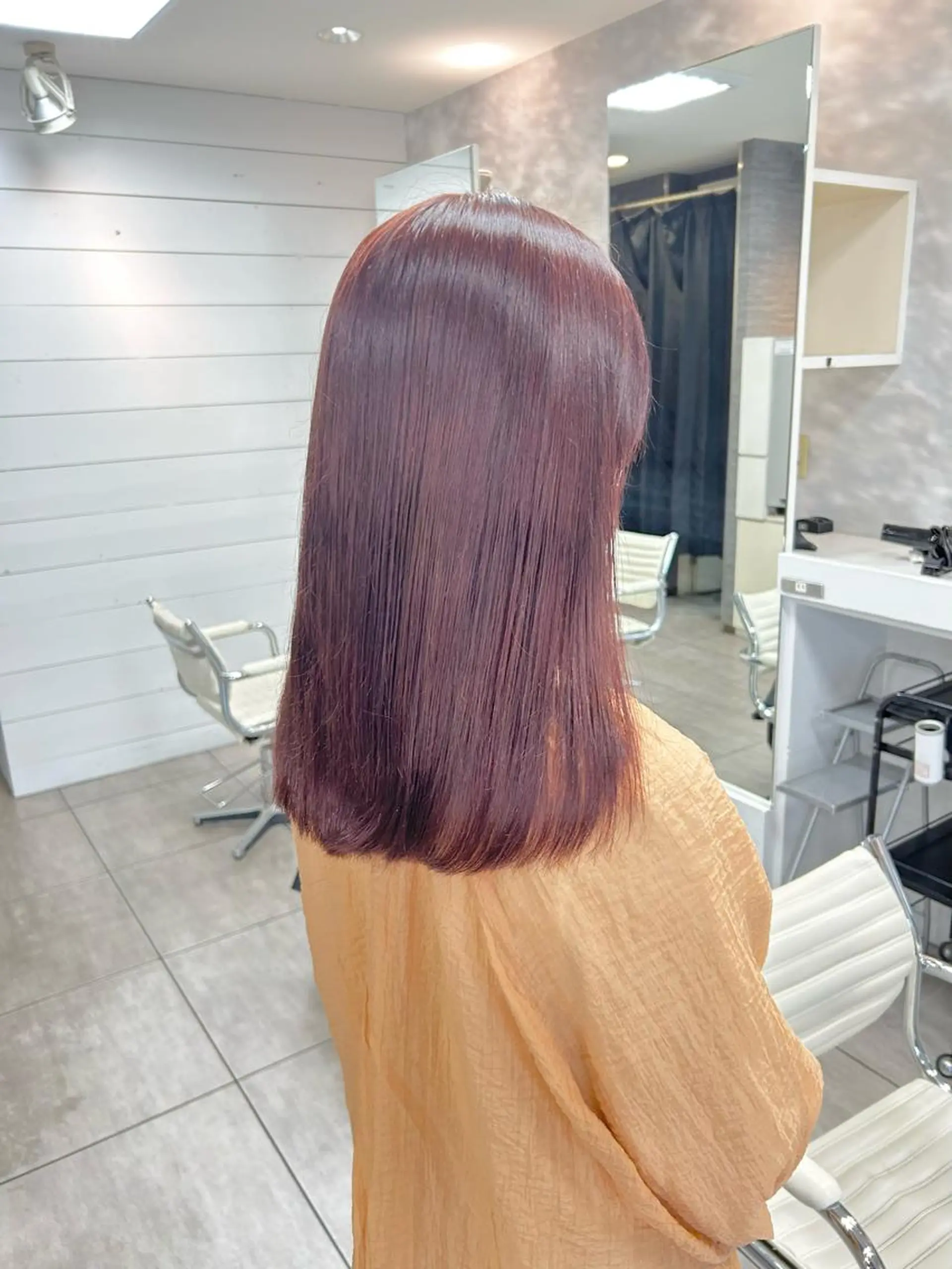 セミロング パープルカラー カット ヘアカラー 🫧艶髪カラー🫧 森本くるみのヘアスタイル