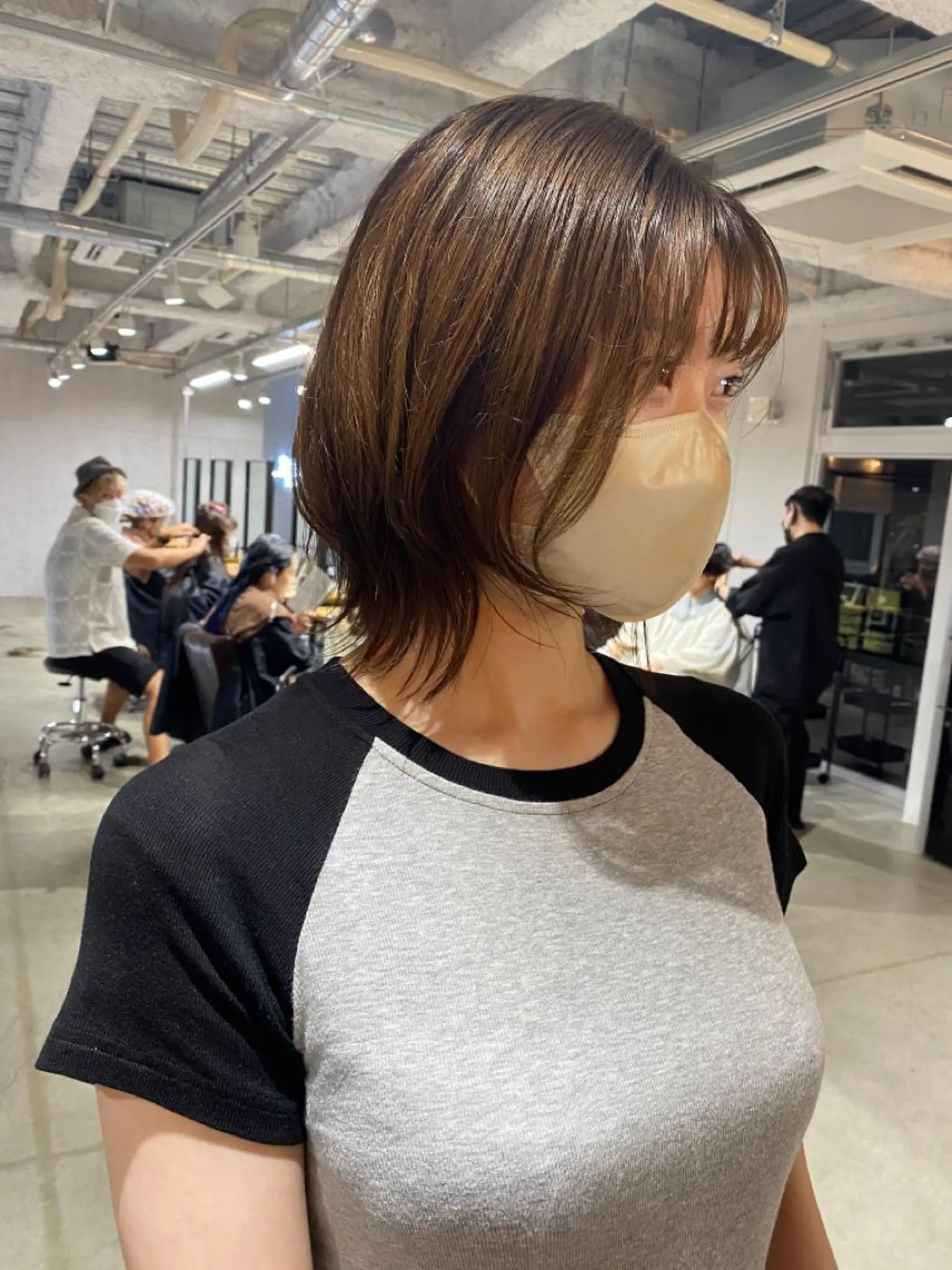 ミディアム カラー KOOKI スティードトーキョーのヘアスタイル