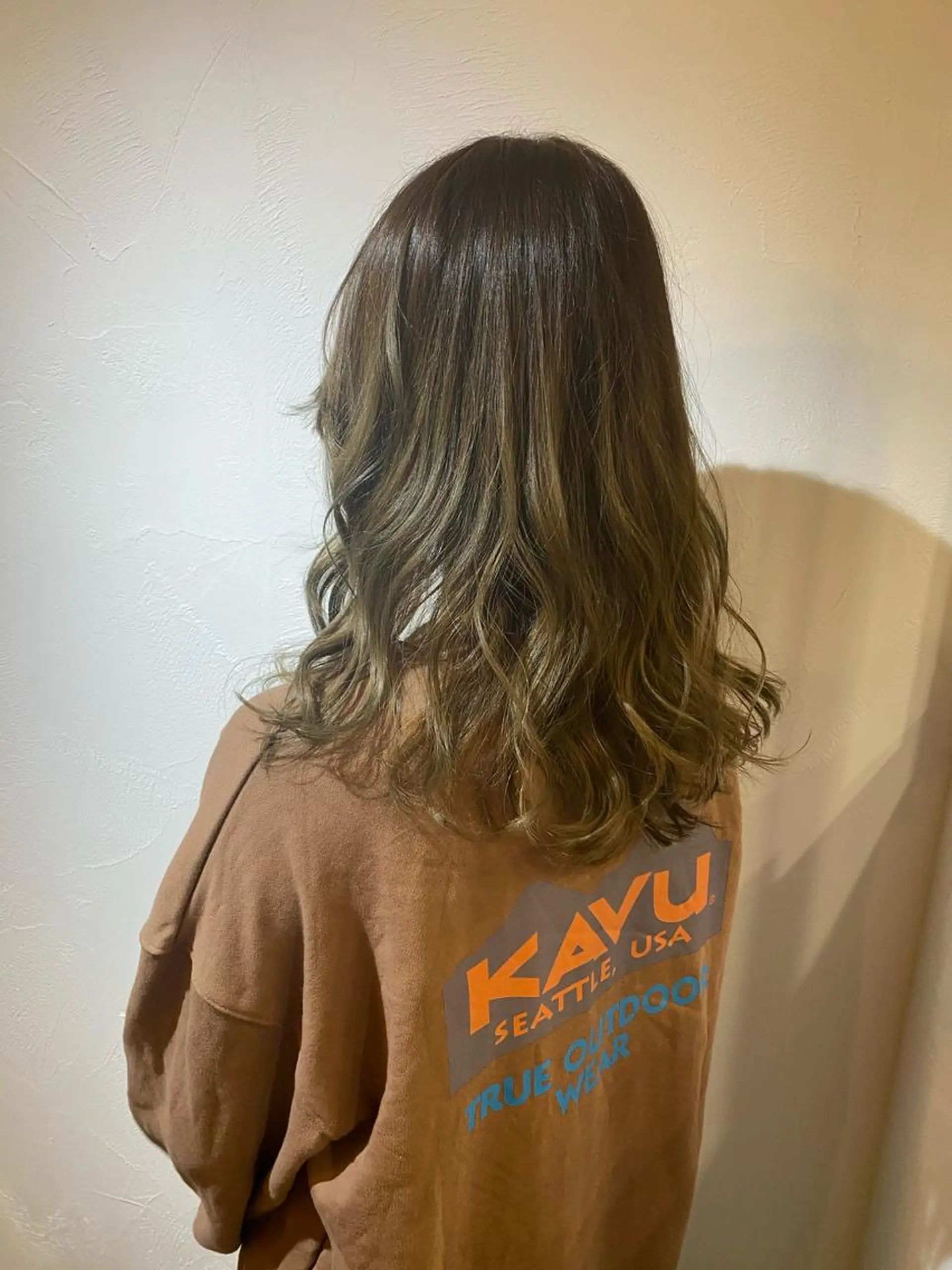 セミロング Aust hair Mico（オースト ヘアー ミコ)所属・TOMOKO 髪質改善💫縮毛矯正のヘアスタイル