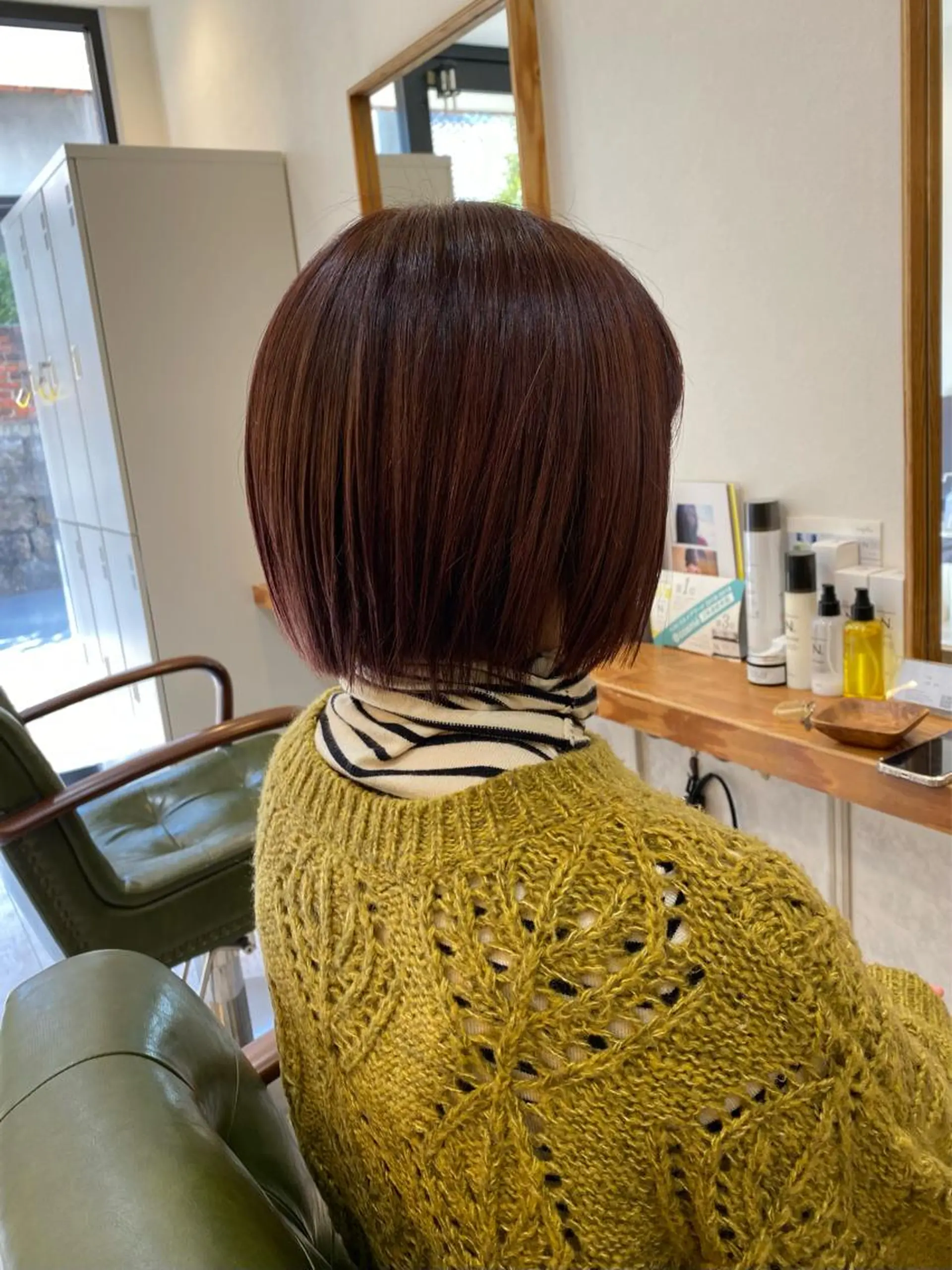 ショート カラー アッシュ アッシュブラウン アッシュグレー アッシュグレージュ ブリーチ カット ヘアカラー トリートメント エイト ウメダのヘアスタイル