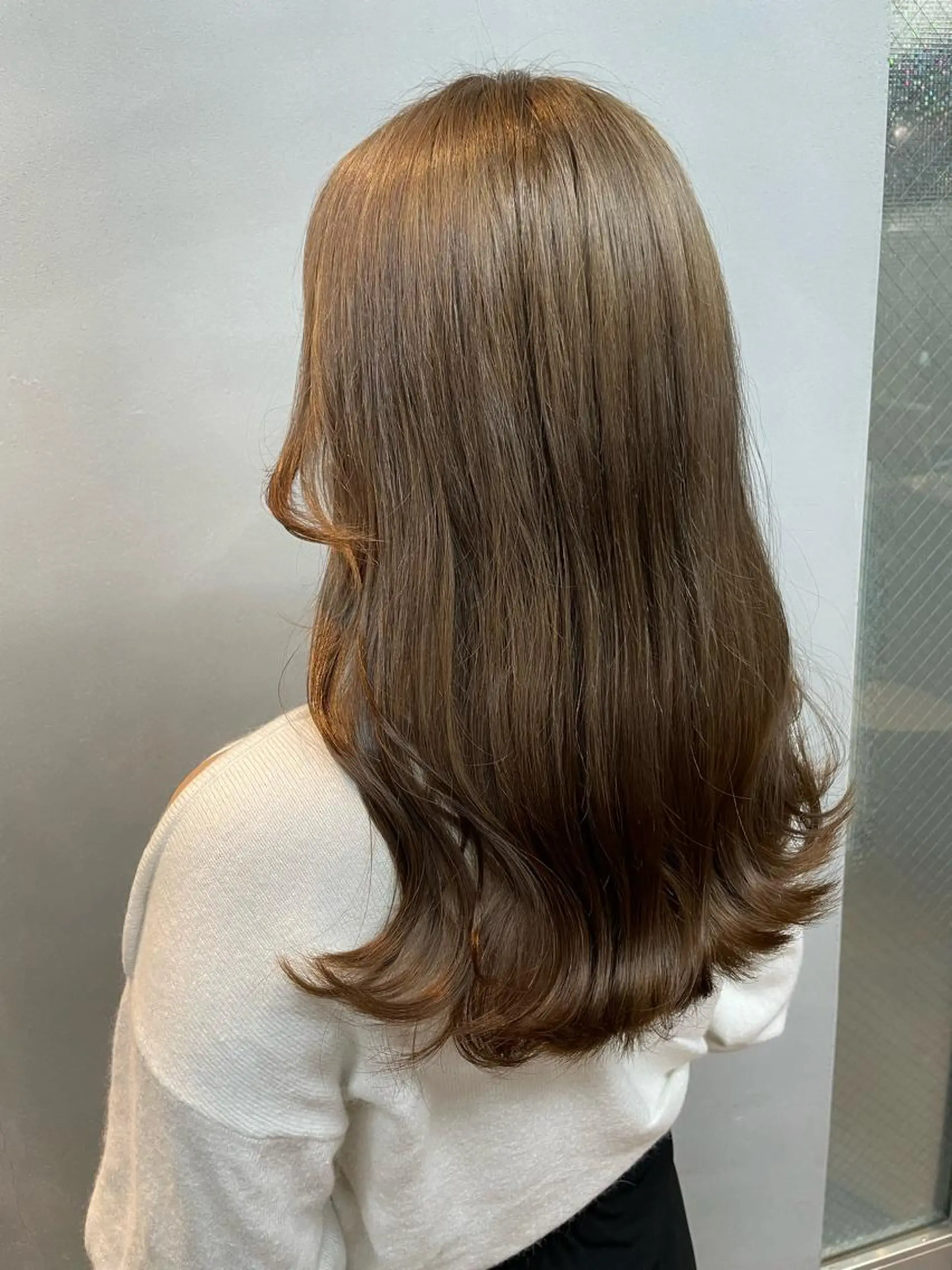 ミディアム カラー ベージュカラー ミルクティーベージュ 女性リピ90%🍨 🩷佐藤みずきのヘアスタイル