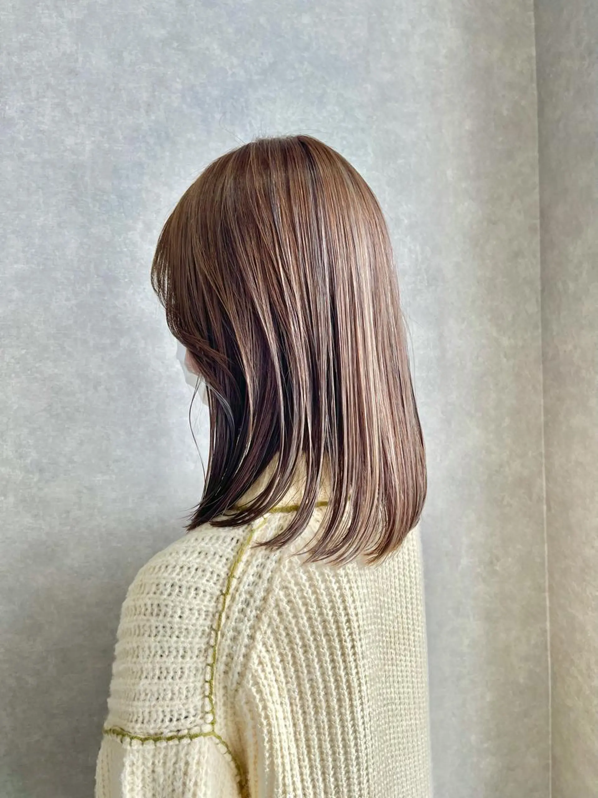 ミディアム カラー ボブ 一ノ瀬 暁のヘアスタイル