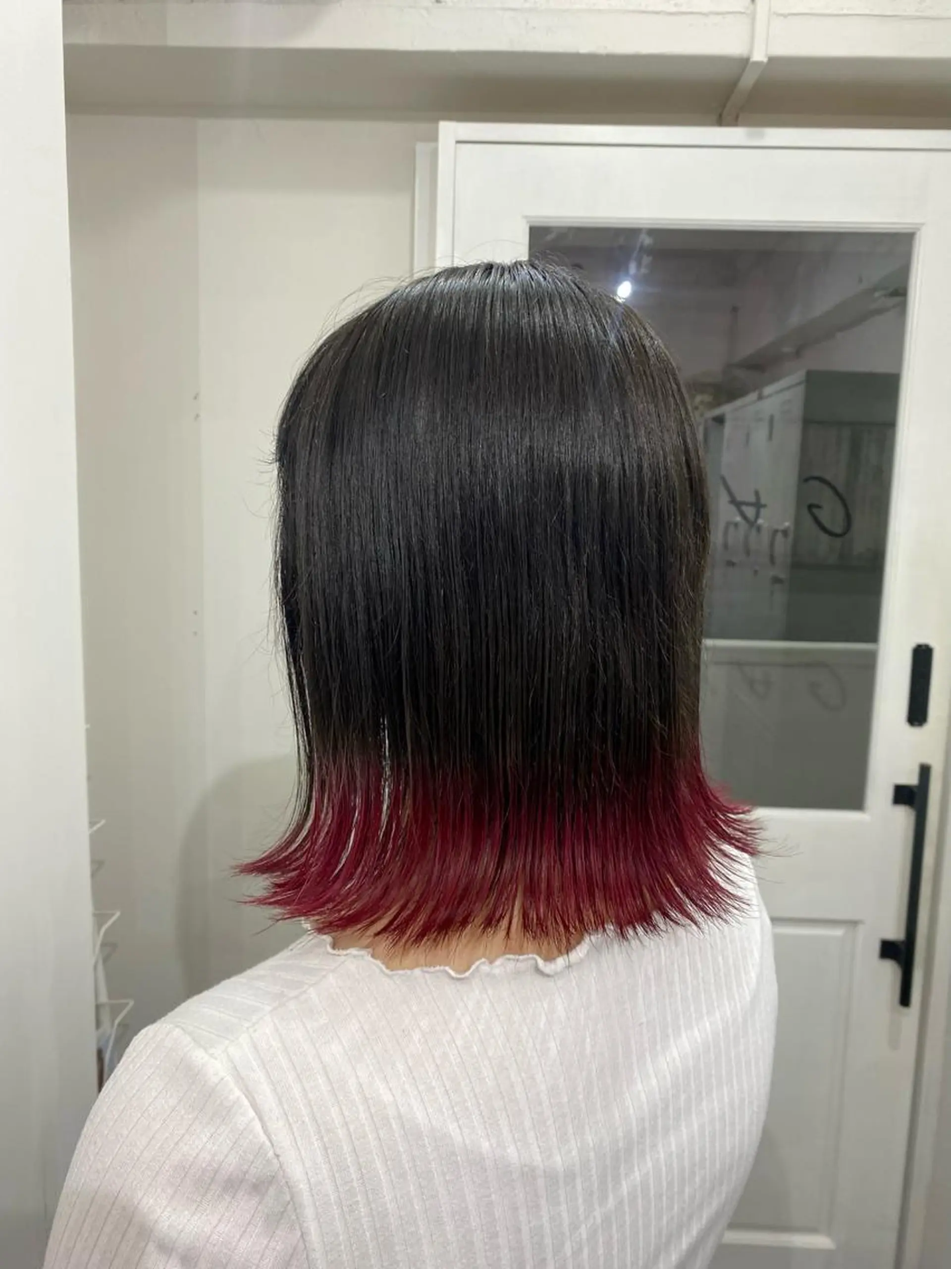 セミロング カラー ブリーチ レッドカラー 楓🦋韓国系レイヤー / 透明感カラー🤍のヘアスタイル