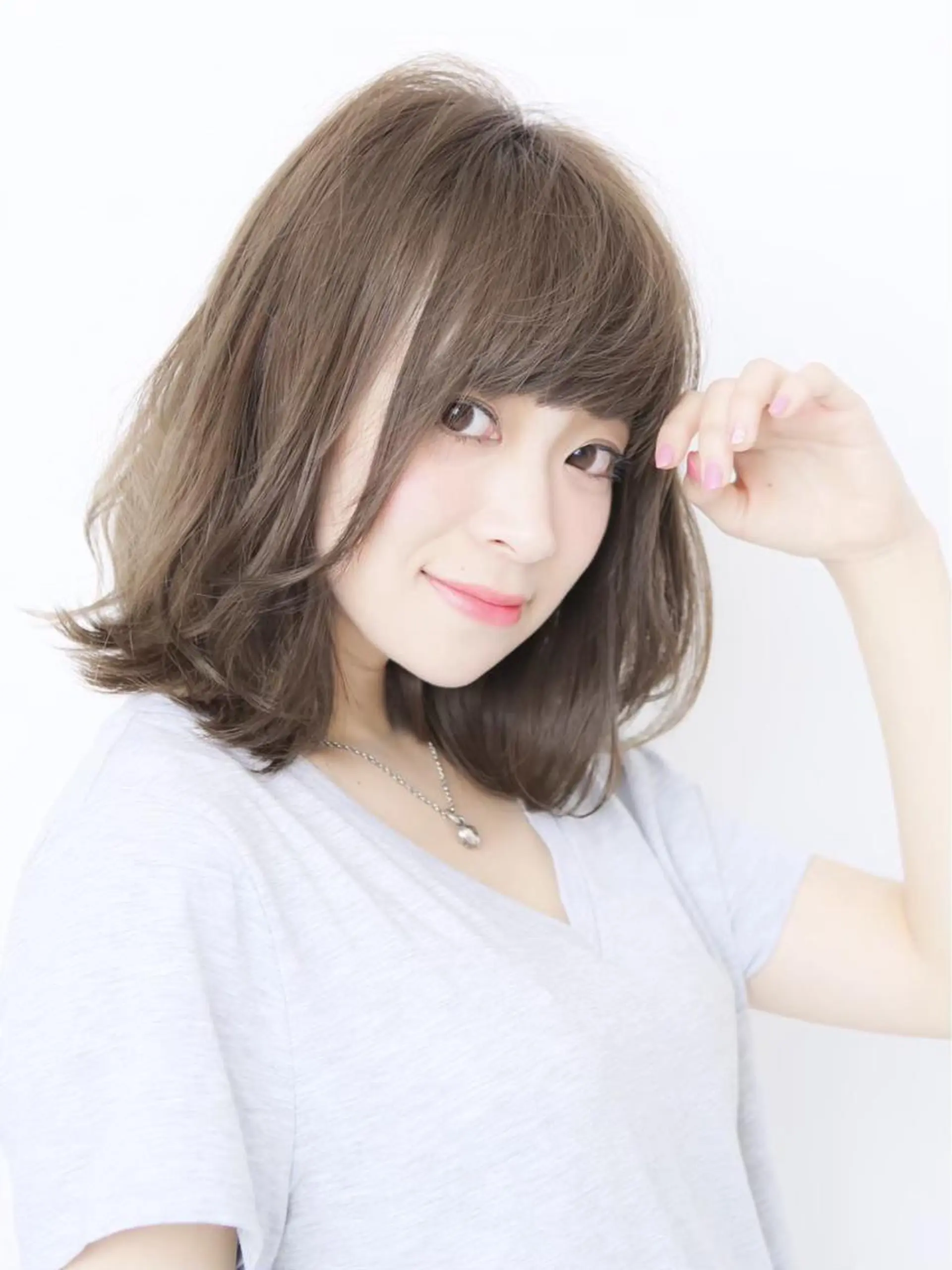 ミディアム 髪質改善カラー🫧＆ レイヤー🕊古川のヘアスタイル