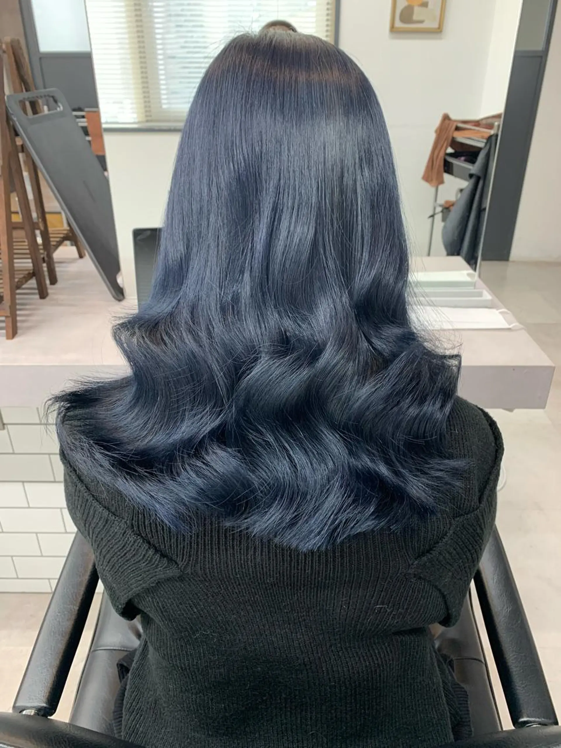セミロング カラー 黒髪 ブリーチ ブルーカラー ブルーブラック ネイビーカラー カット ヘアカラー トリートメント 🌸MAYU🌸 ハイトーン➕レイヤーのヘアスタイル
