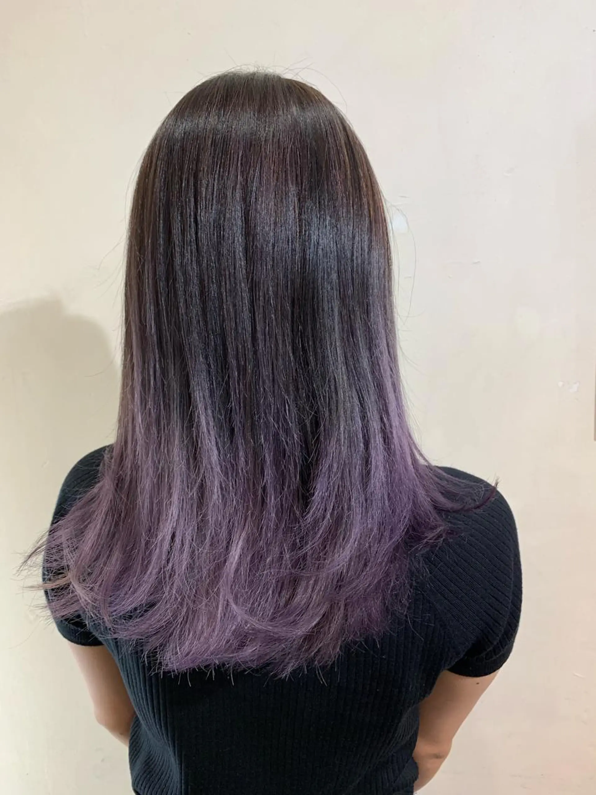 セミロング カラー ブリーチ グラデーションカラー ラベンダーカラー ラベンダーグレー ヘアカラー JIL BLAN千葉 代表 Toshikiのヘアスタイル
