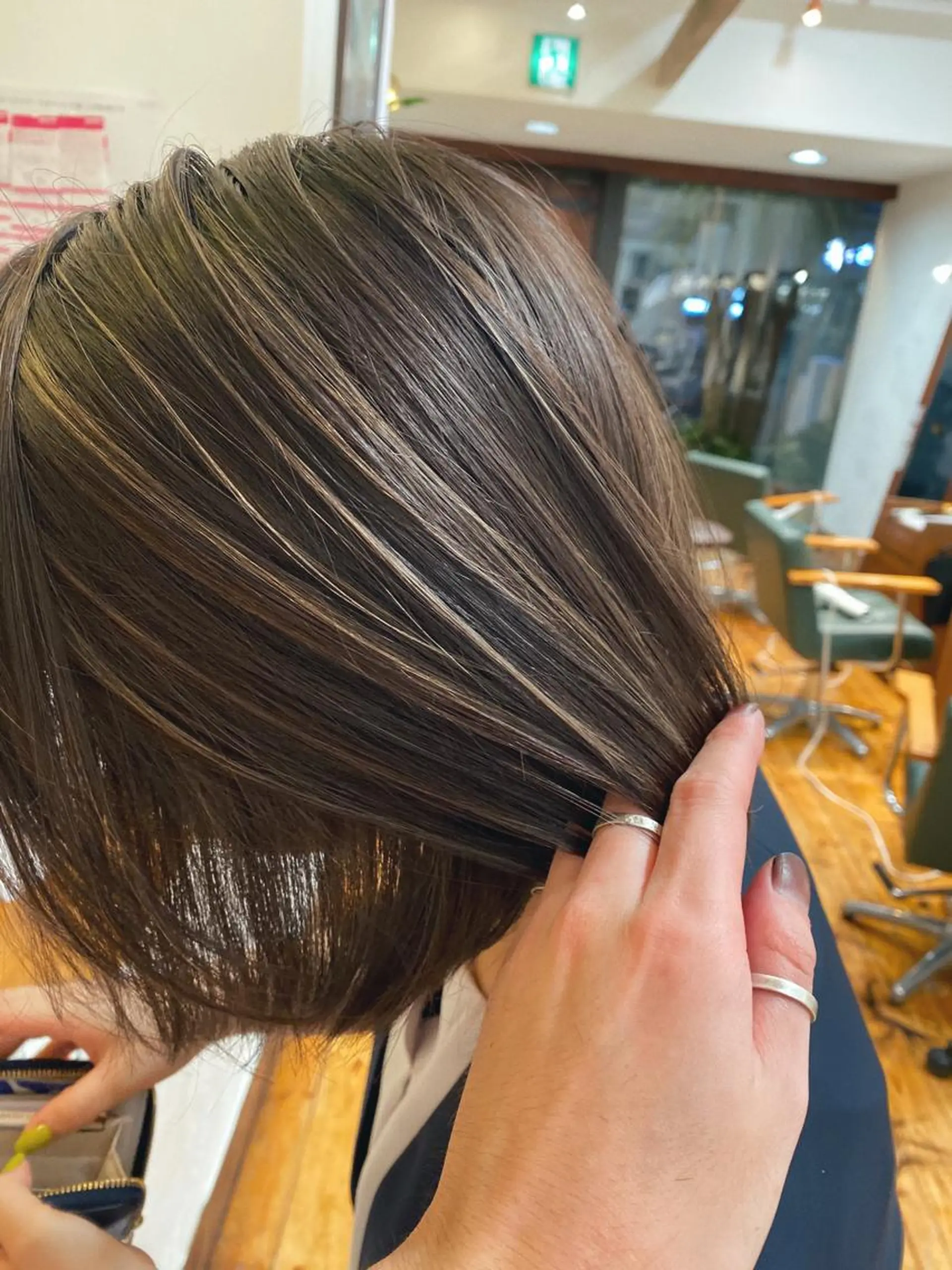 ショート カラー ハイライトカラー ボブ ハイライト メンズカット特化柏駅 徒歩3分LOUのヘアスタイル