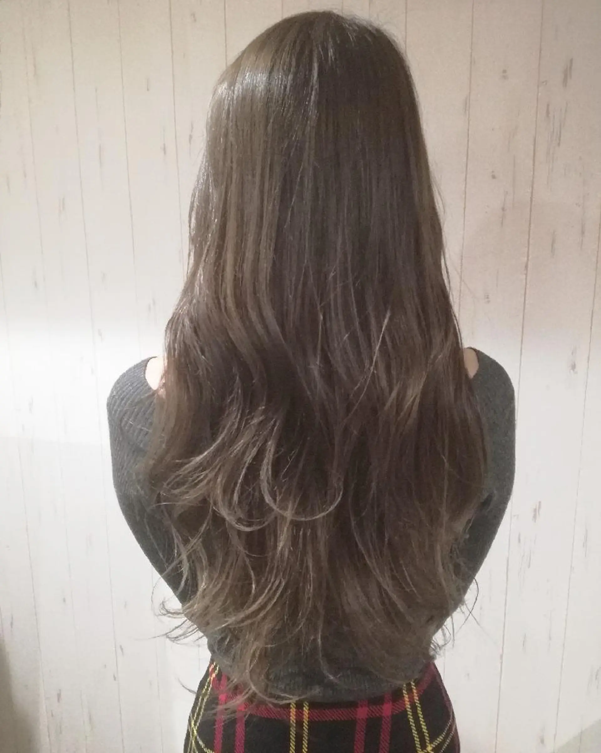 カラー ロング グレージュ ヘアカラー 西川 敏夫のヘアスタイル