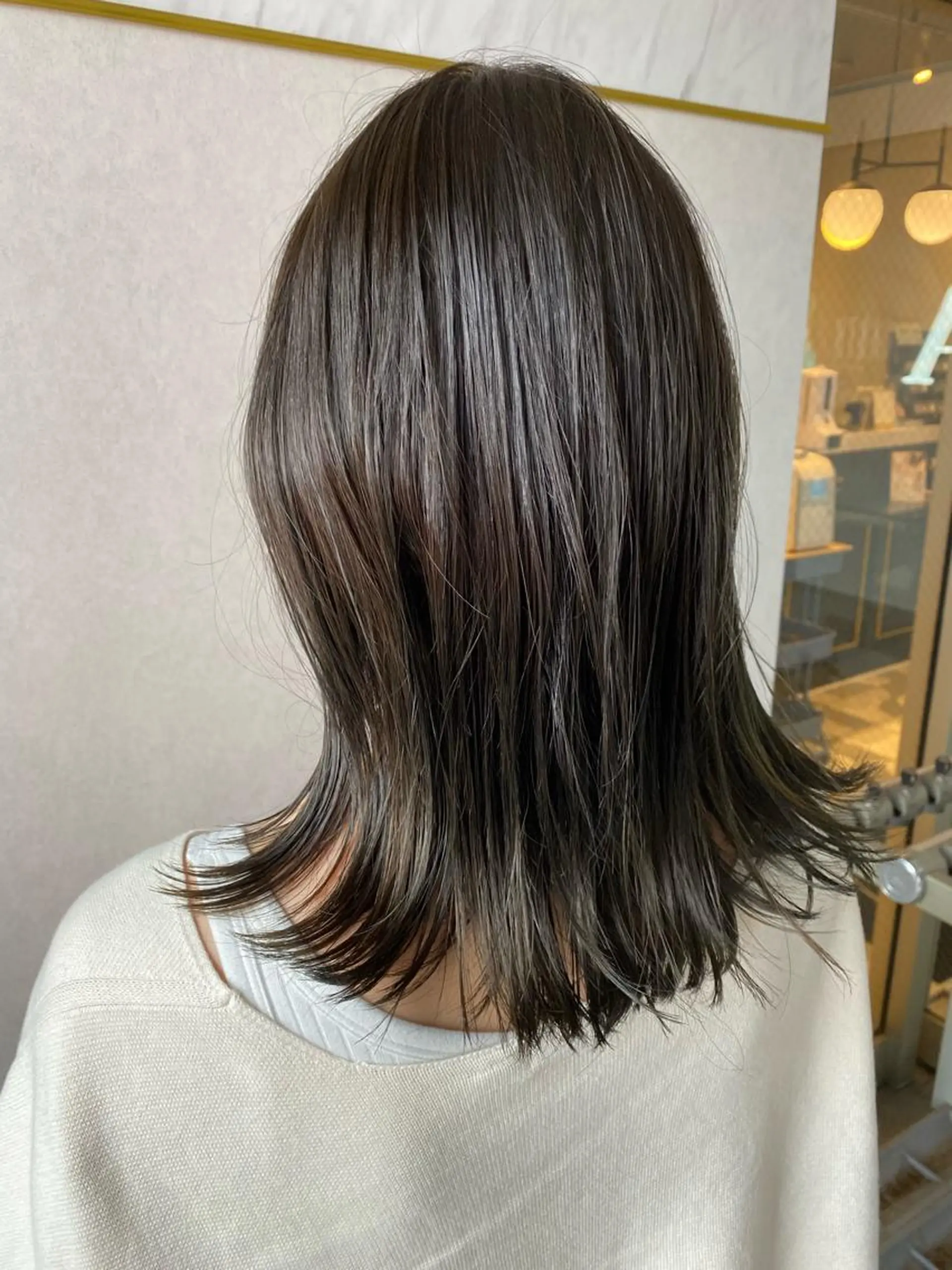 ミディアム 小口 晃のヘアスタイル