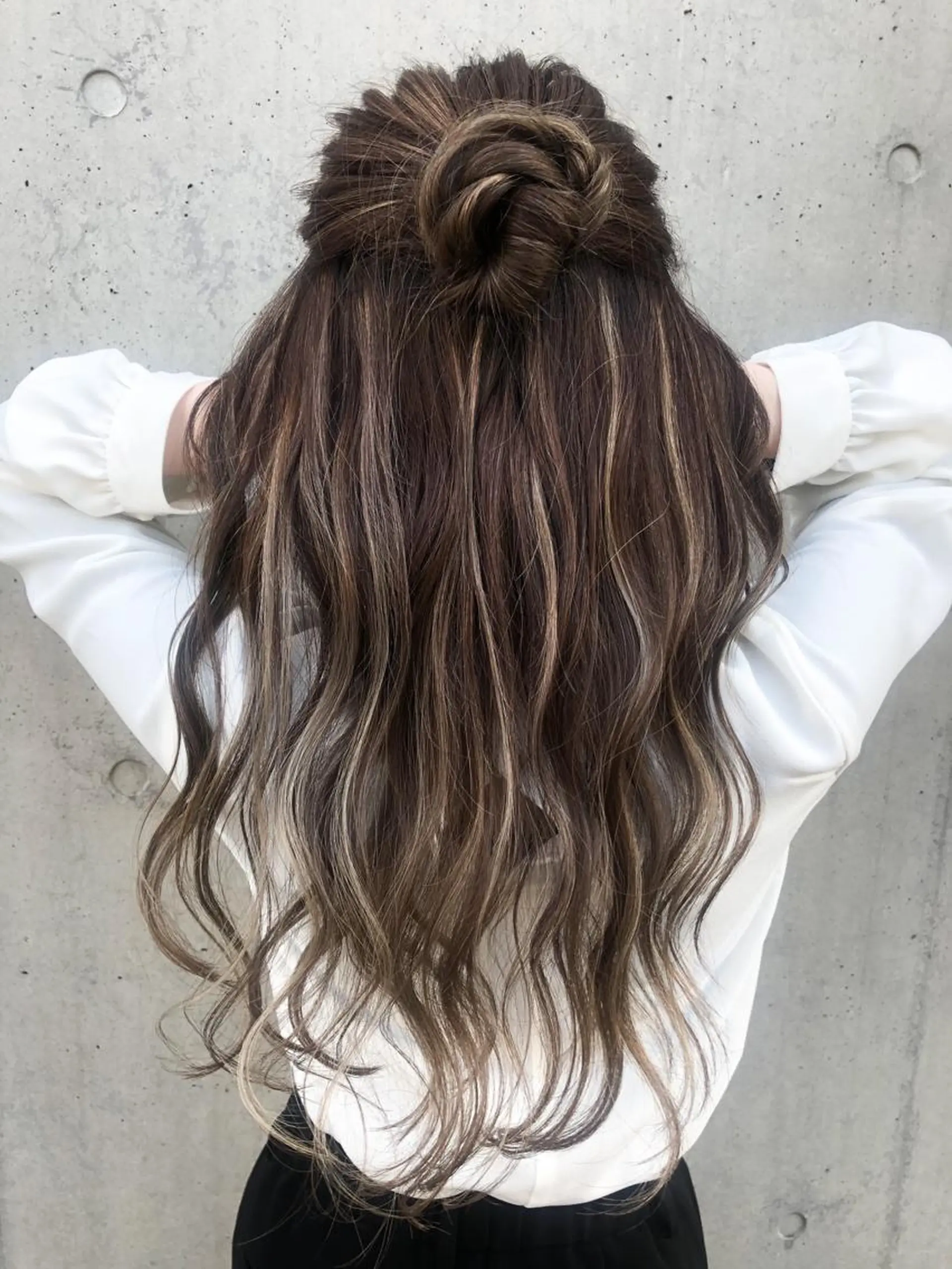 ロング カラー 韓国レイヤー透明感 カラーヨウスケのヘアスタイル