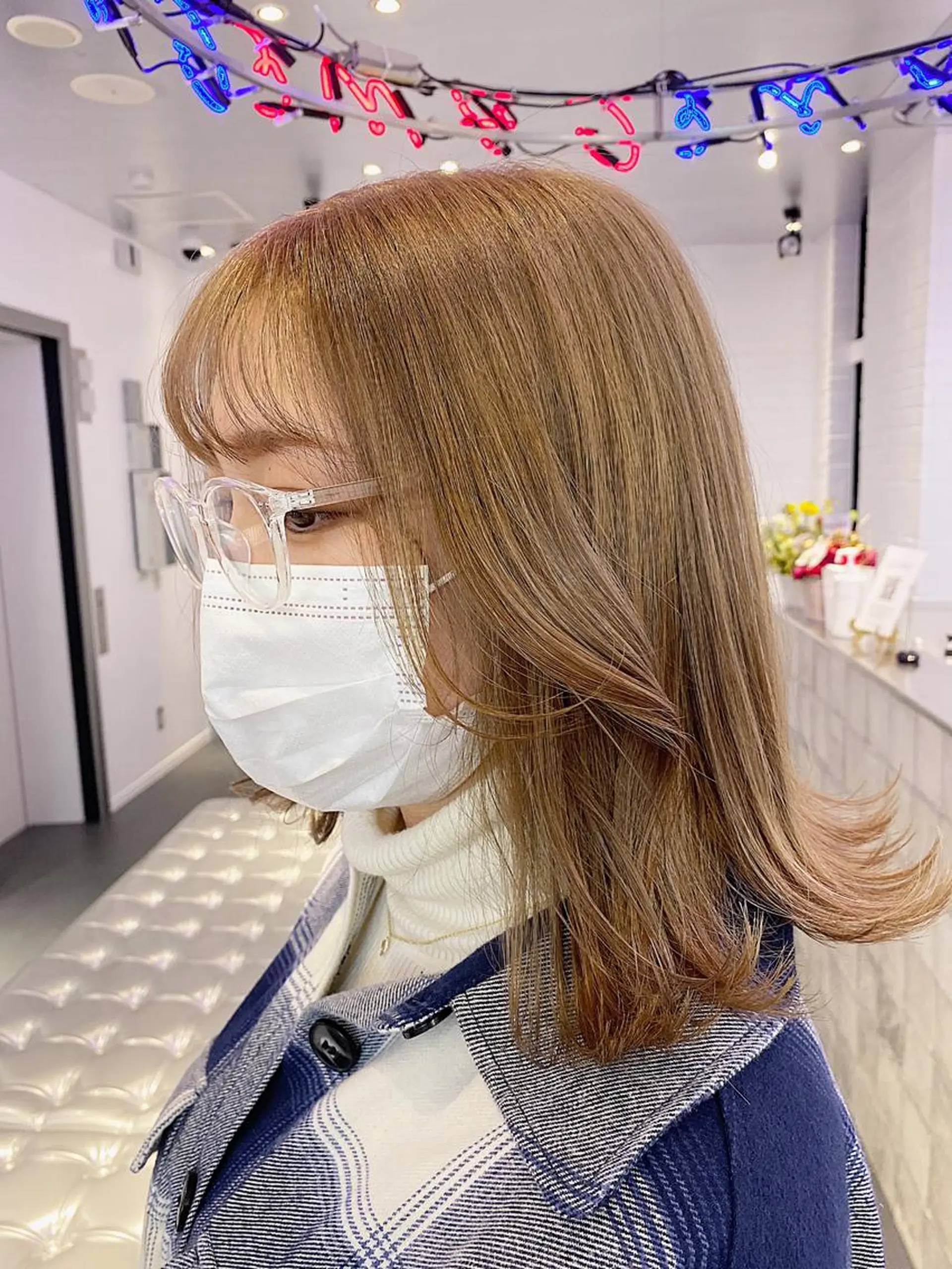 セミロング カラー ヘアアレンジ ベージュカラー ブリーチ レイヤー/ハイトーン 🧸SENAのヘアスタイル