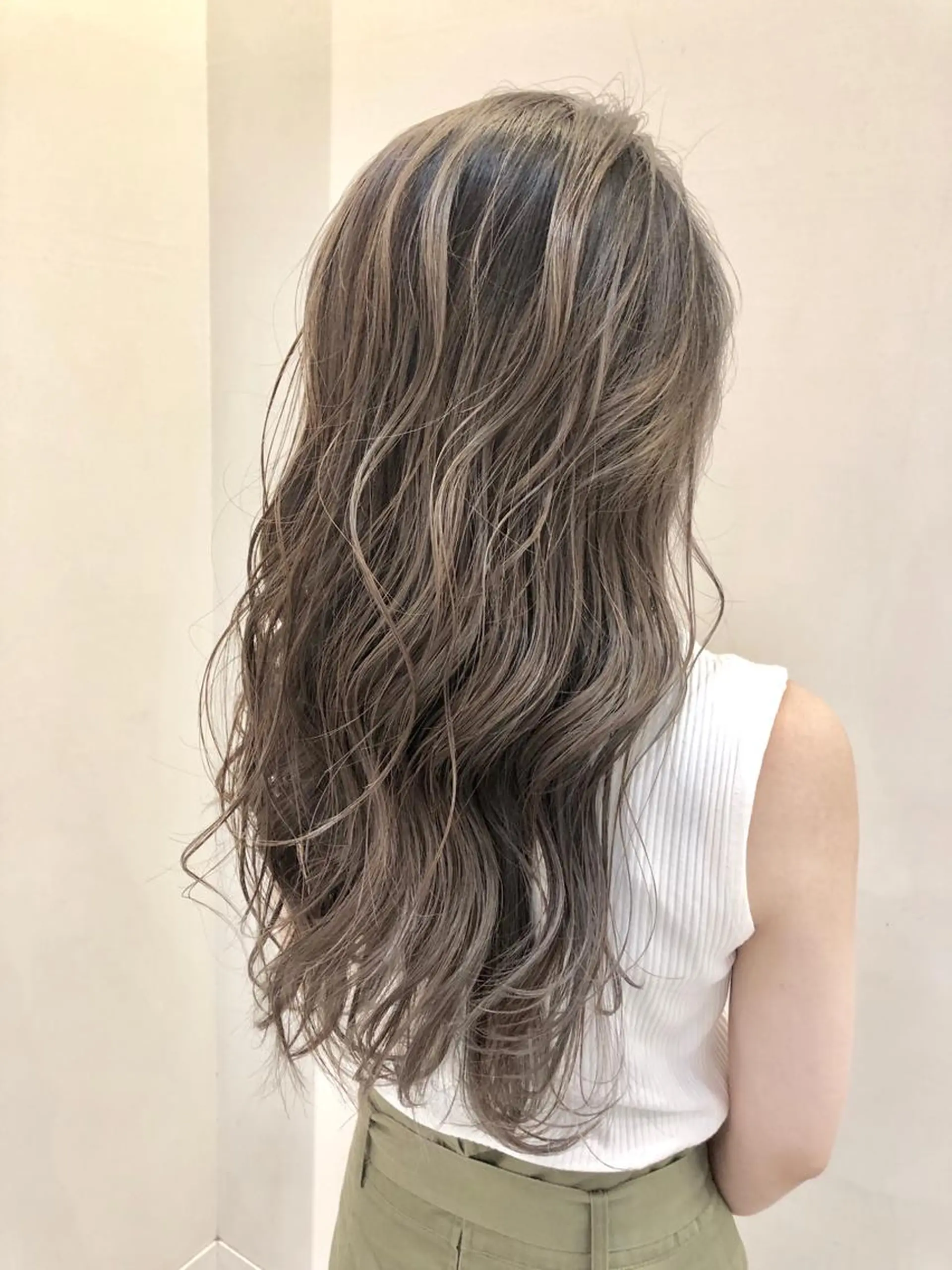 ロング ヘアカラー シールエクステ×美髪 改善/ヨシモトカンジのヘアスタイル