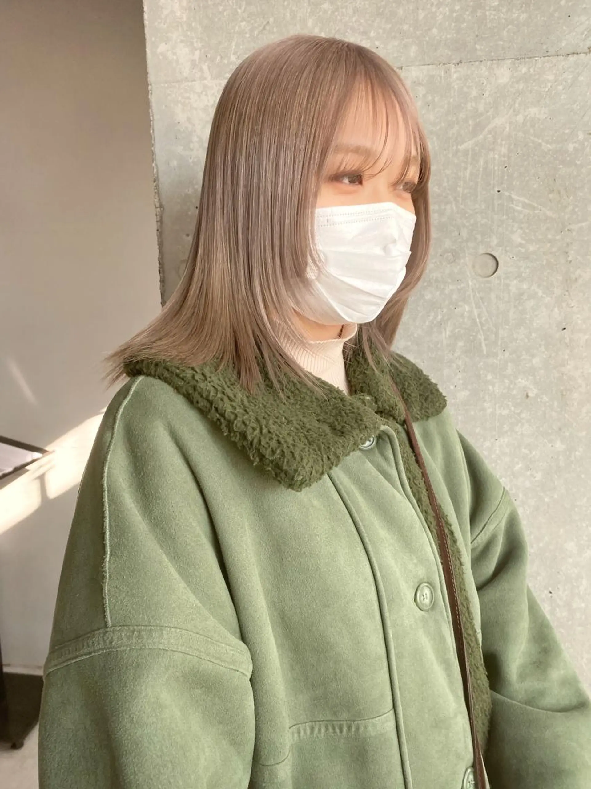 セミロング カラー ヘアアレンジ ブリーチ ケアブリーチ ダブルカラー ハイライトカラー イルミナカラー ヘアカラー トリートメント ヘアセット 🌷FUKA🌷 まろやかハイトーンのヘアスタイル