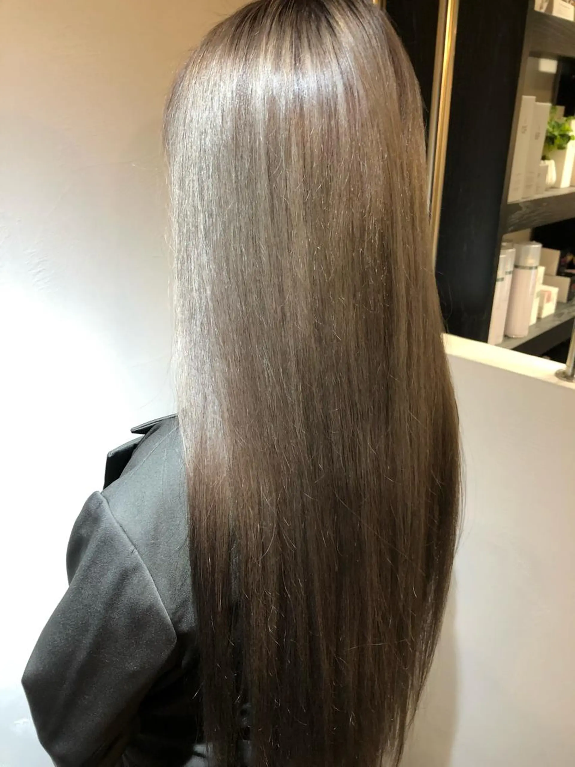 ロング カラー ベージュカラー ブリーチ ベイリコルド　アトリ 店長　宮城一真のヘアスタイル