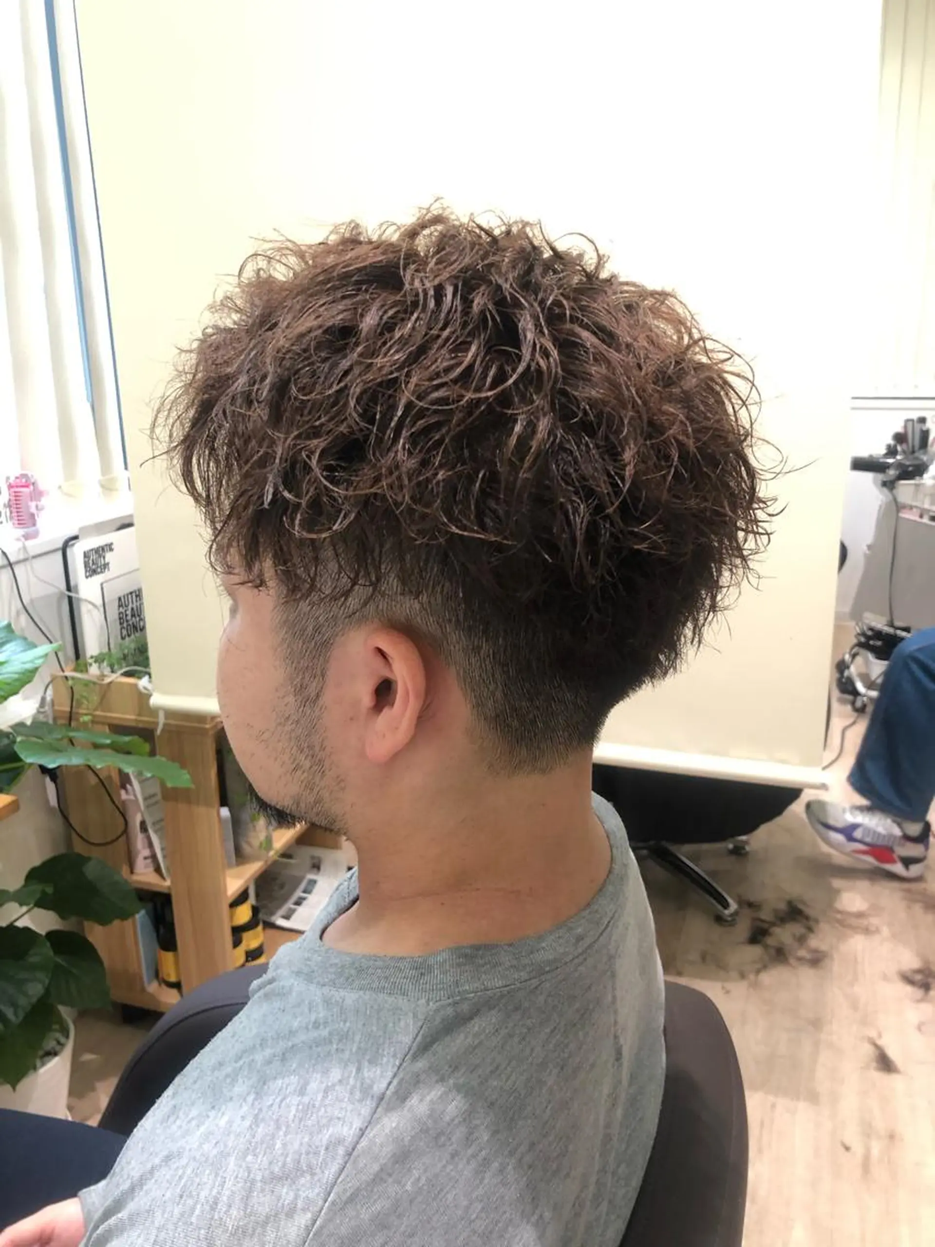 ショート カラー パーマ メンズ 関西センターパート メンズモデル募集のヘアスタイル