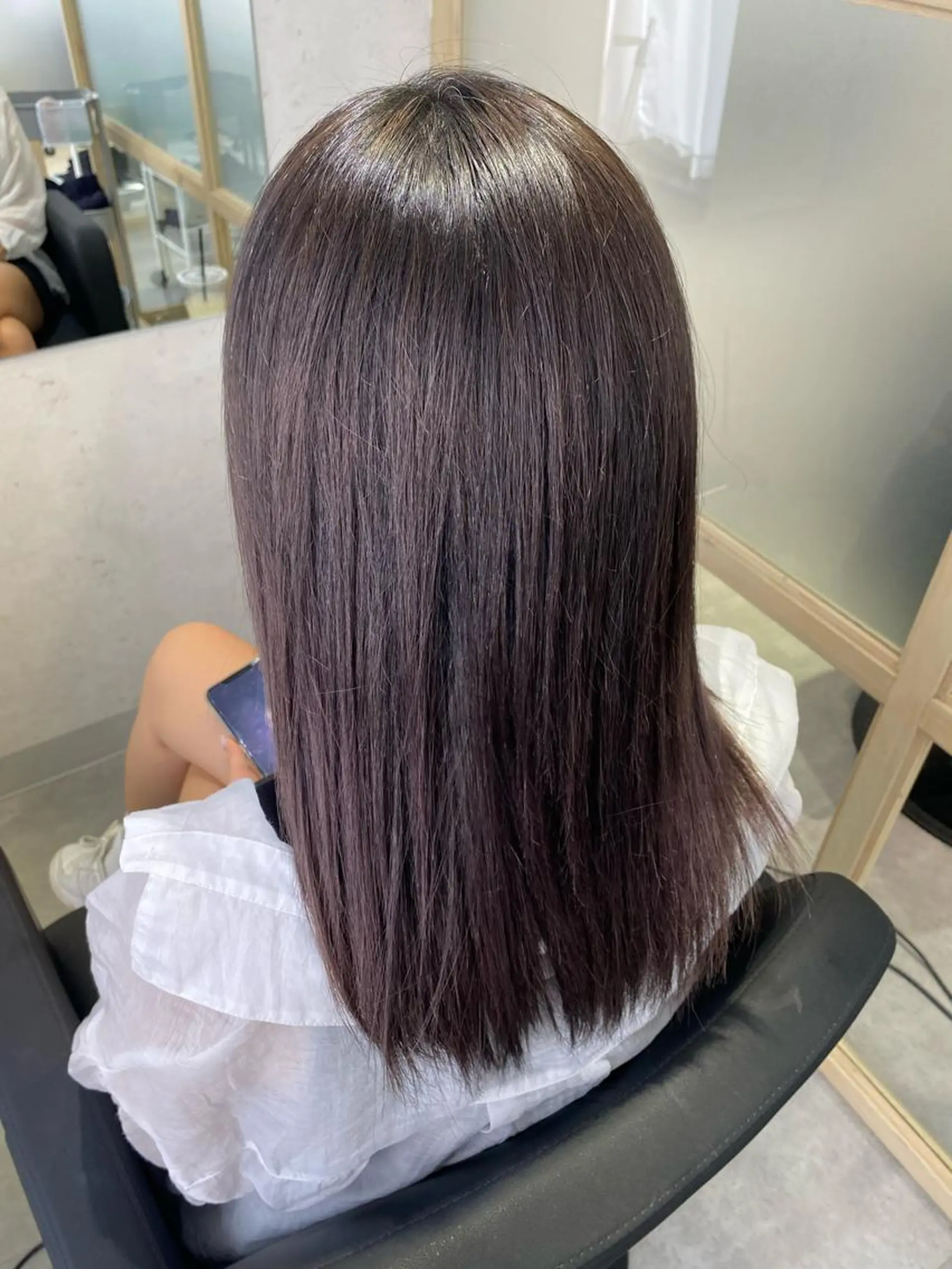 セミロング カラー グレージュ カット ヘアカラー トリートメント 三吉 悠介のヘアスタイル