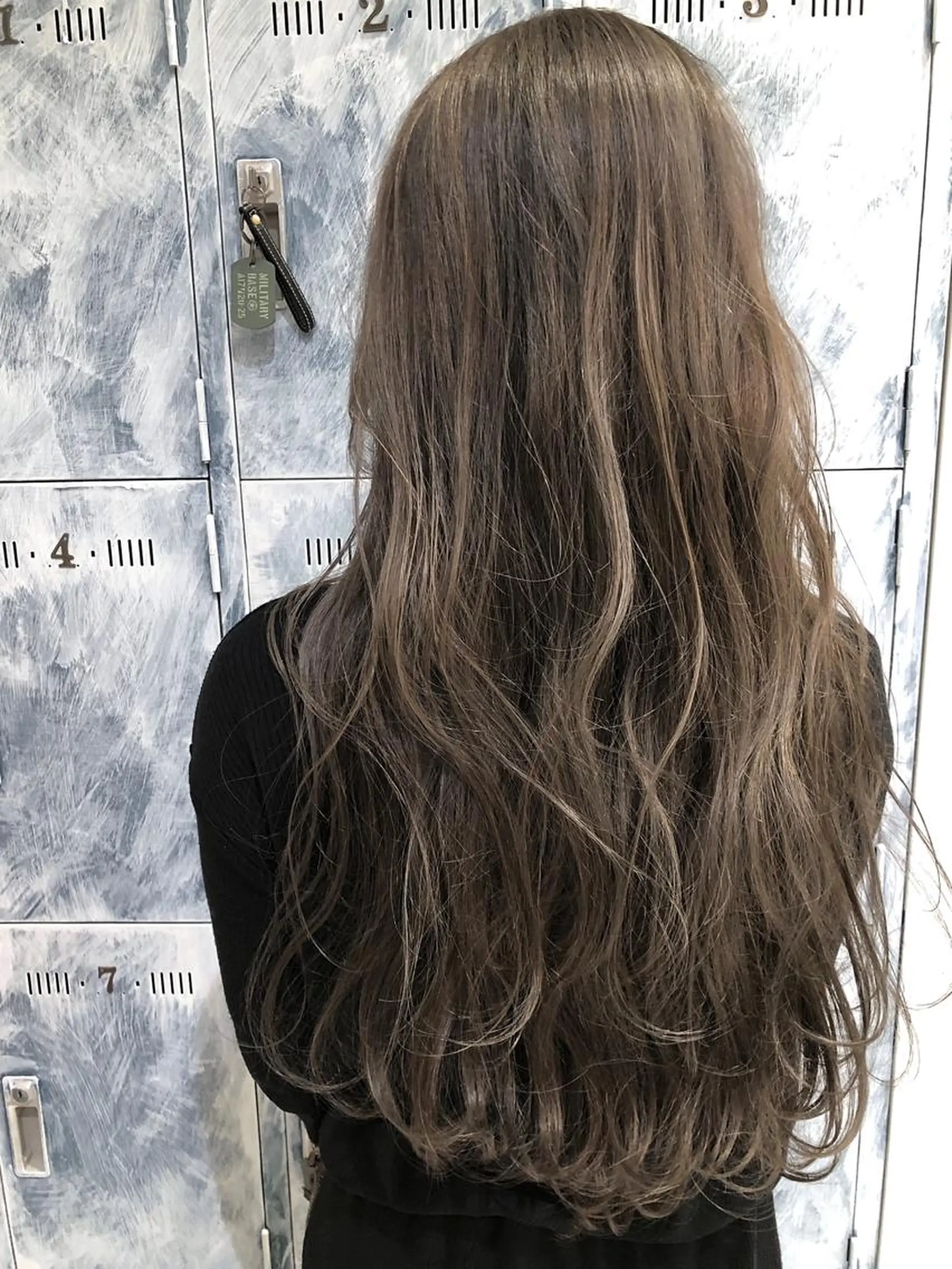 ロング カラー グレージュ カット ヘアカラー 松本 明日可のヘアスタイル