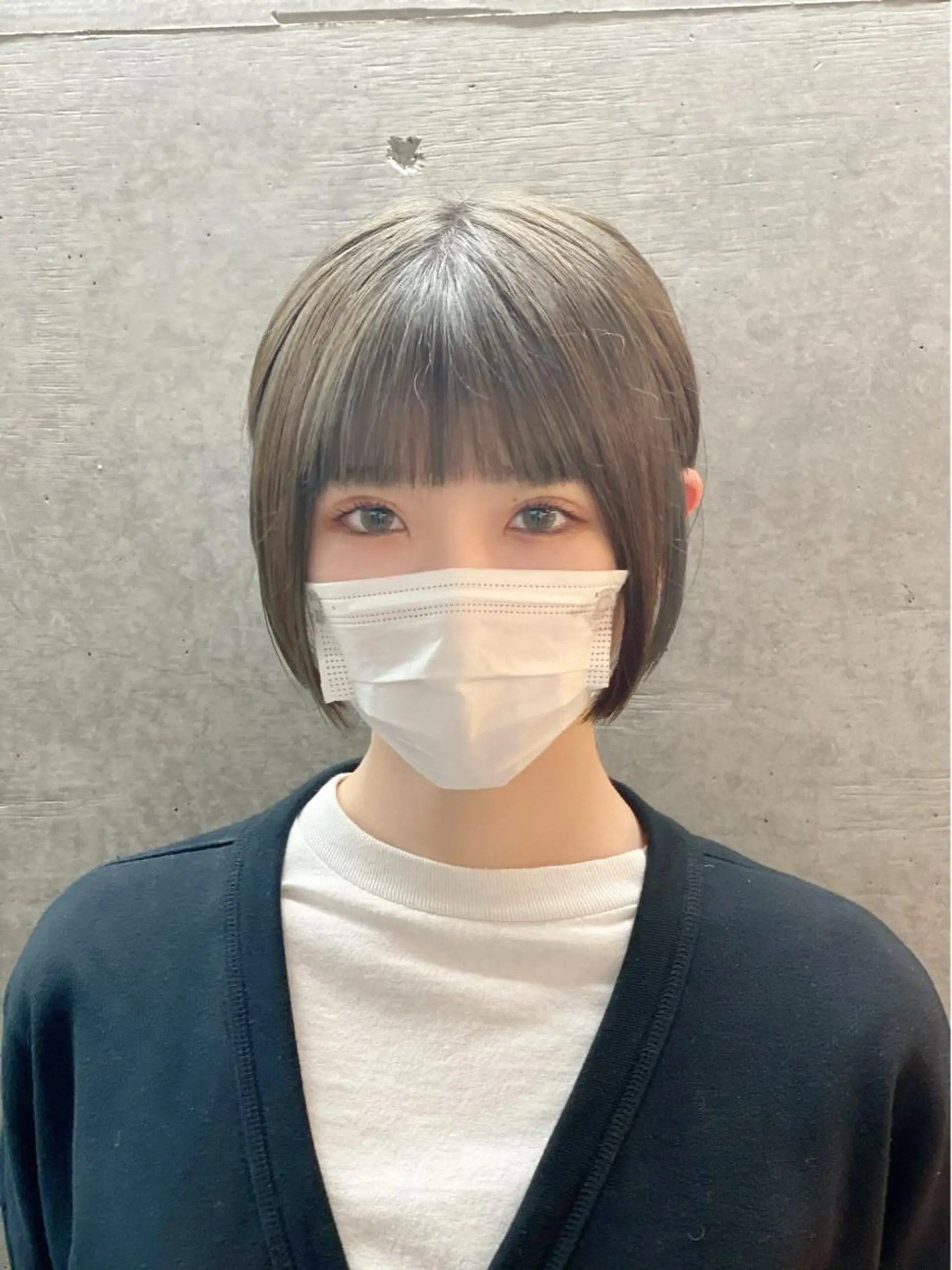 ショート アッシュ ボブ くびれヘア ハイライト レイヤーカット 原宿アンリ 山下卓也のヘアスタイル