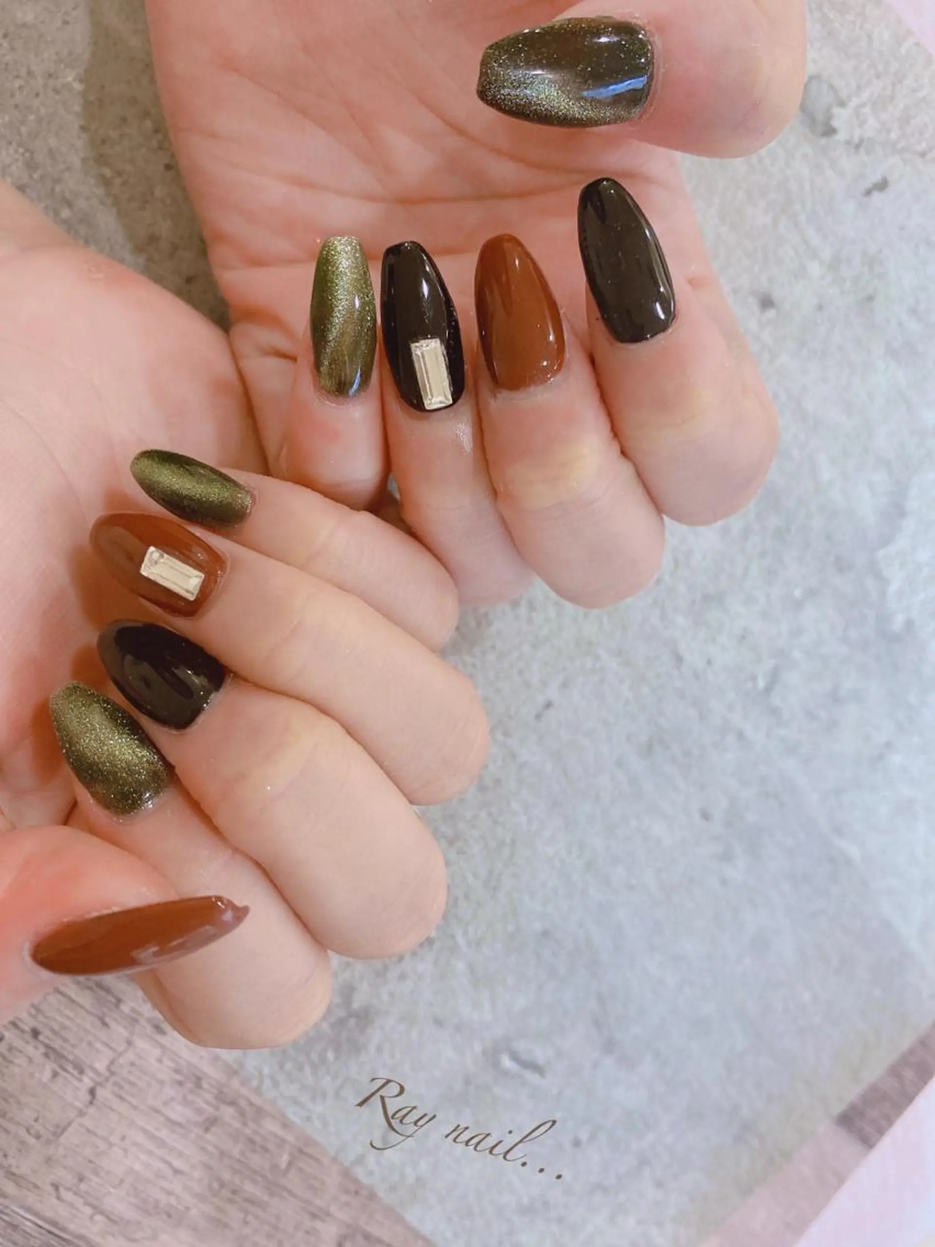 ネイル グリーン マグネットネイル nailsalon ∞ ﾐｶﾅﾙ ∞のネイルデザイン