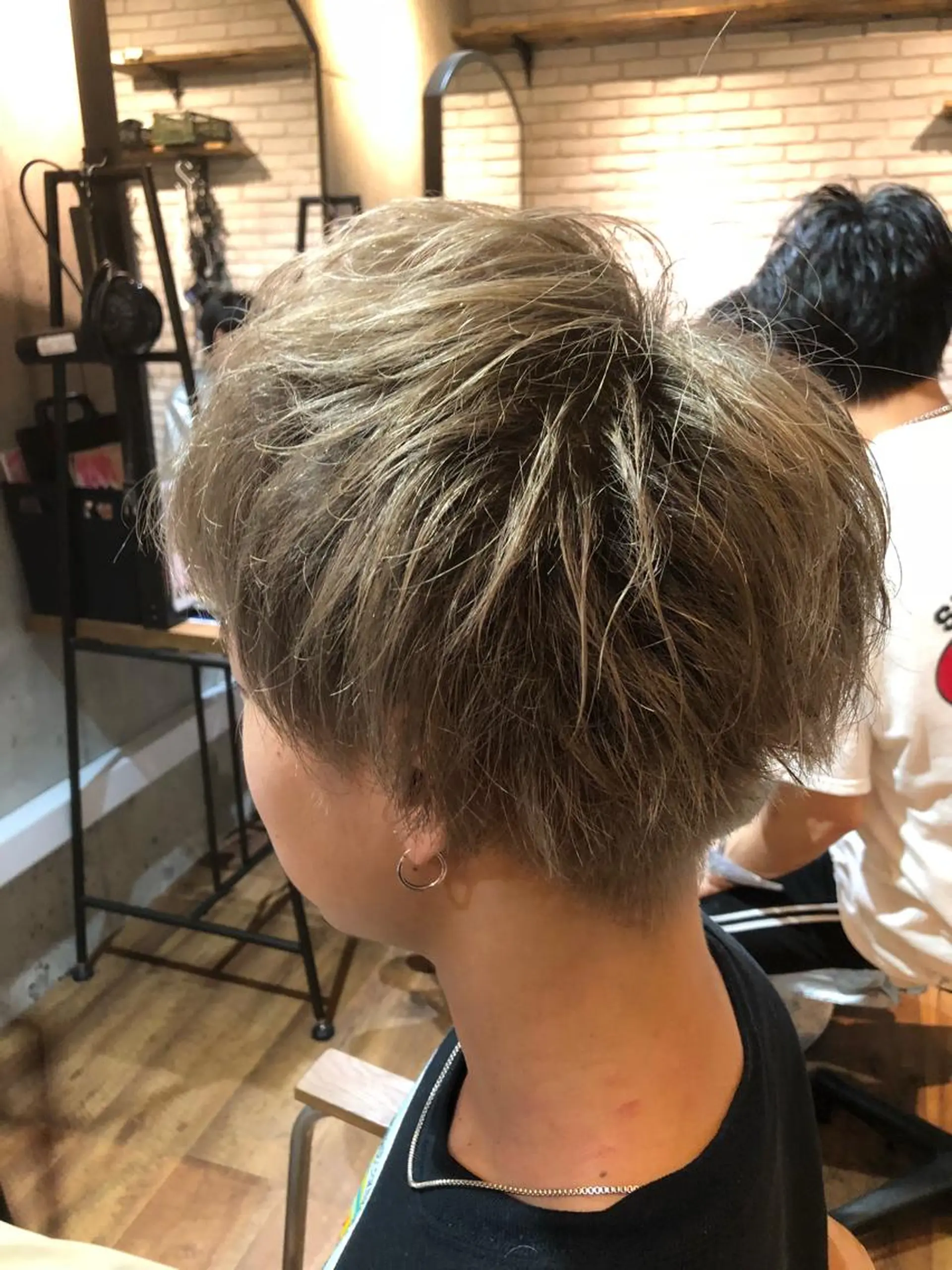 ショート カット ヘアカラー 山村 直哉のヘアスタイル