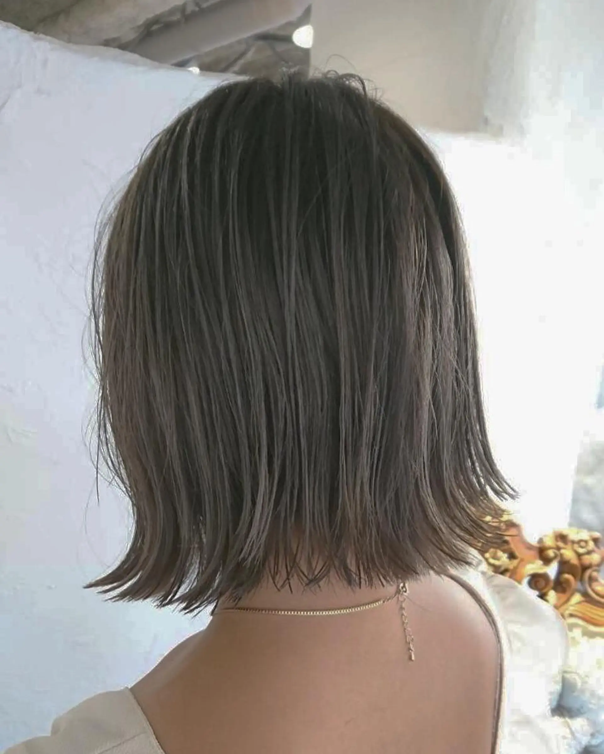 ショート カラー パーマ ヘアアレンジ グレージュ 外ハネヘア エグチ アキラのヘアスタイル