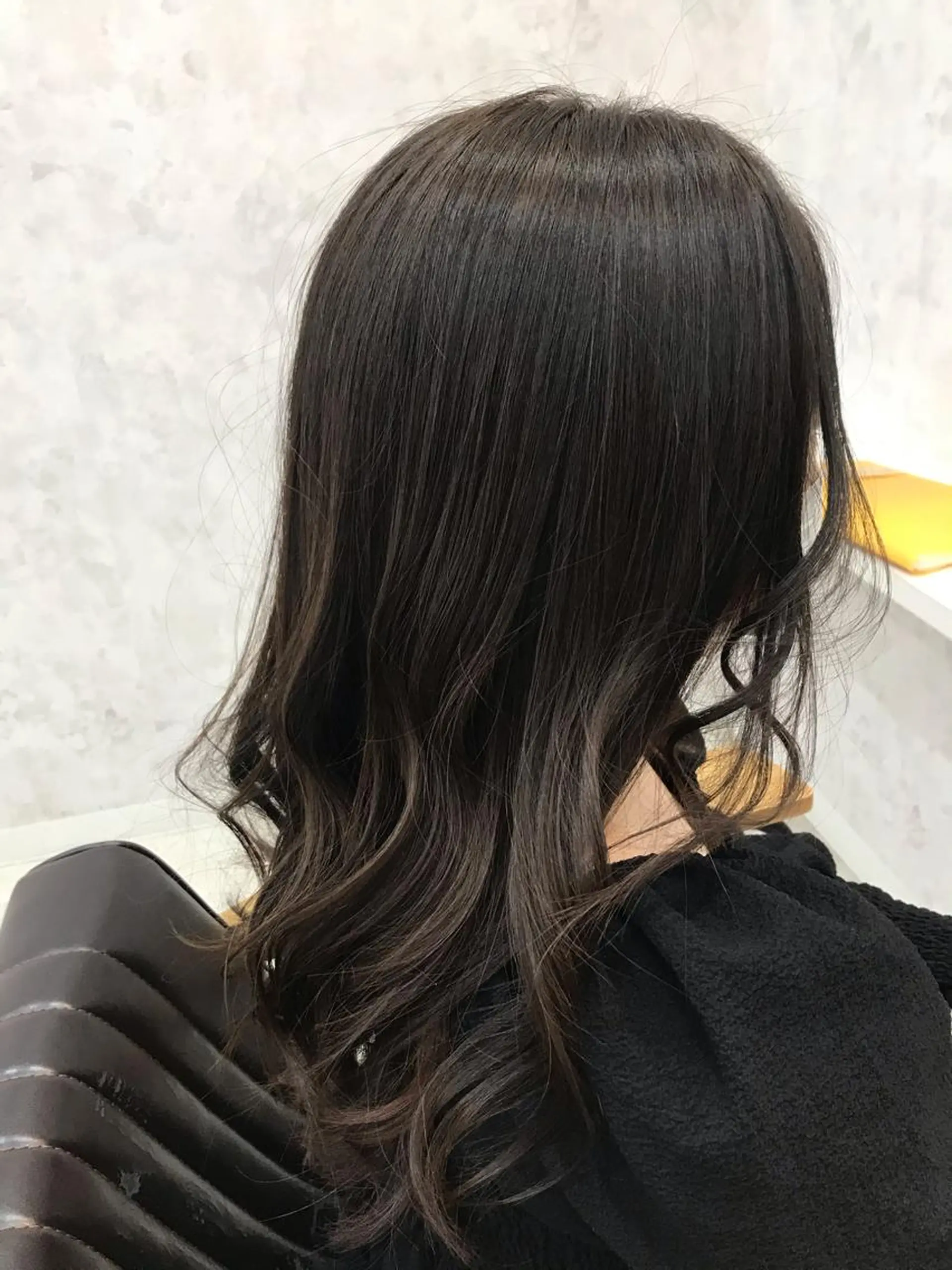 ミディアム アッシュ ヘアカラー 野澤 朱里のヘアスタイル