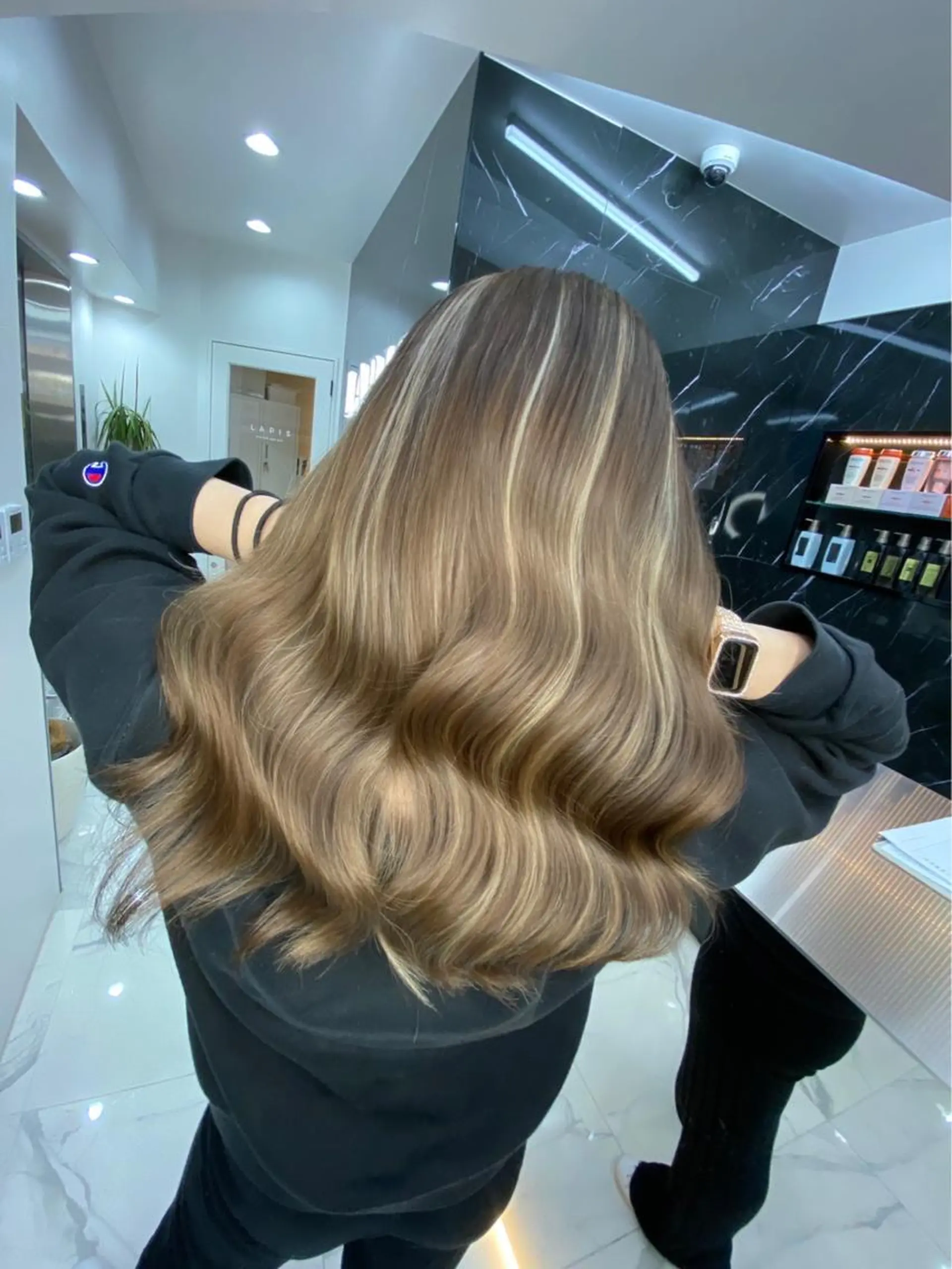 ロング カラー ハイライトカラー エクステ ハイライト 魅力引き出しヘア🐾 るくものヘアスタイル