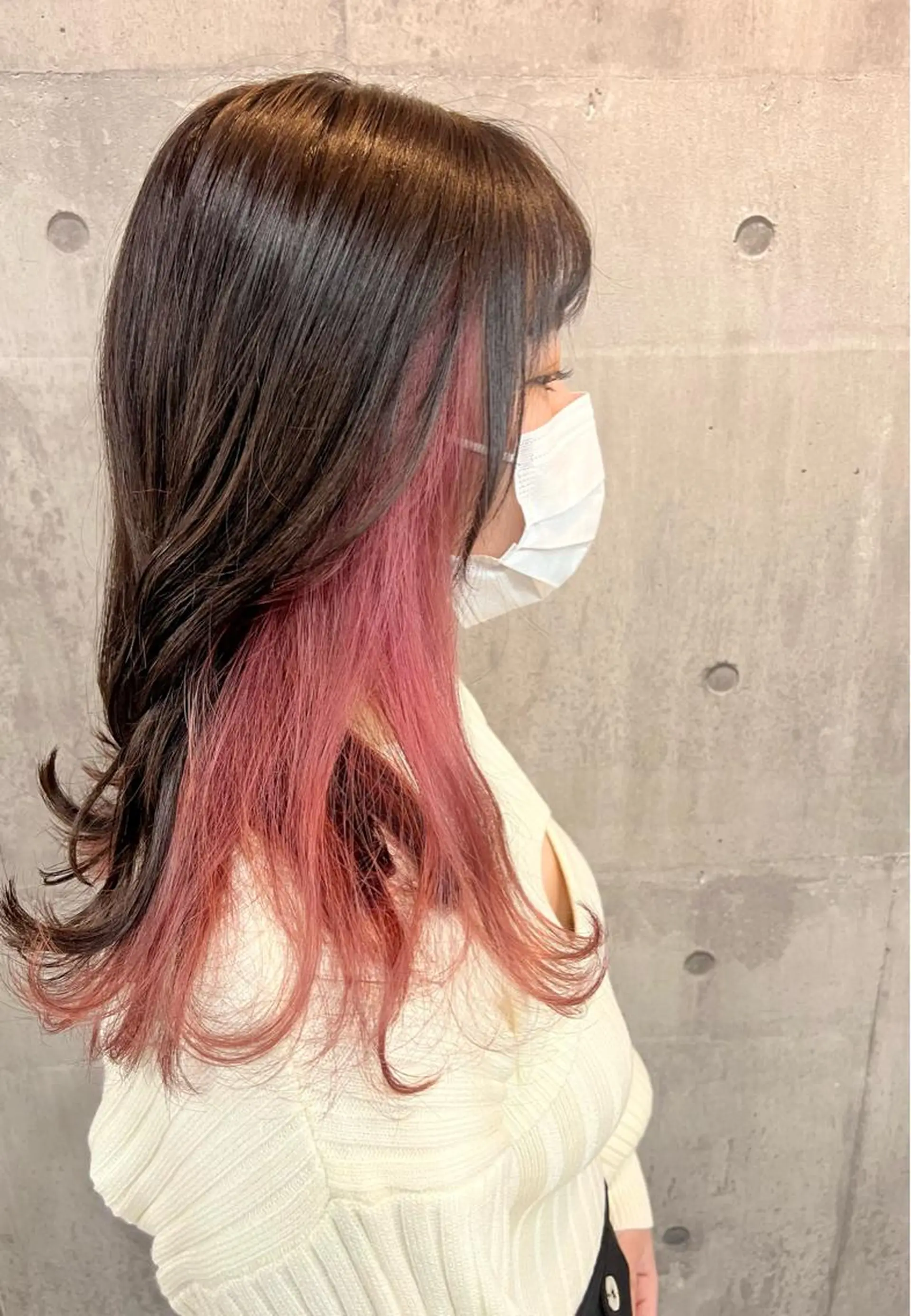 セミロング カラー イヤリングカラー インナーカラー ピンクカラー 興津/韓国レイヤー ダブルカラー美髪縮毛のヘアスタイル